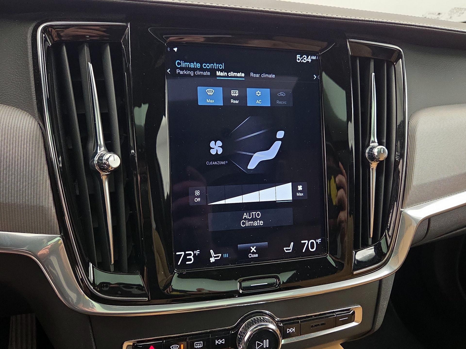 Thumbnail: 2020 Volvo V90 - 16