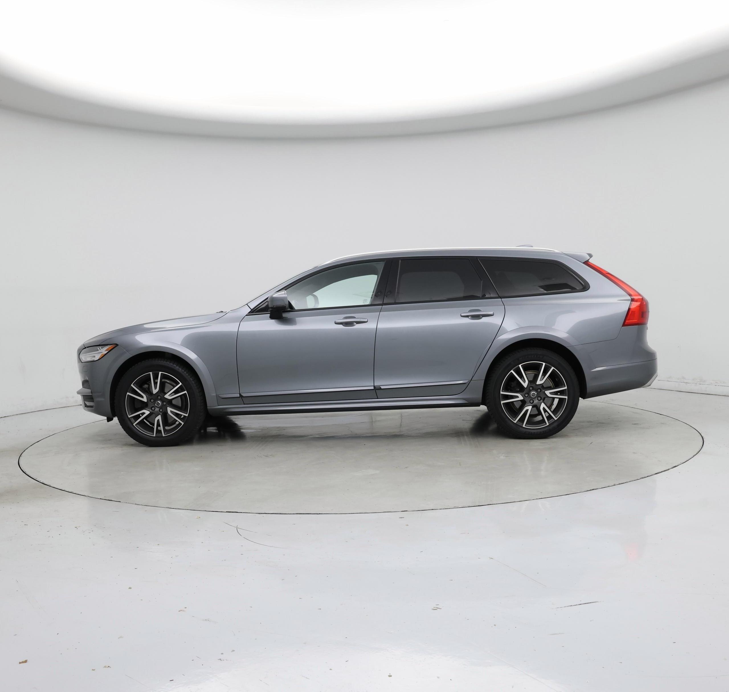 Thumbnail: 2020 Volvo V90 - 3