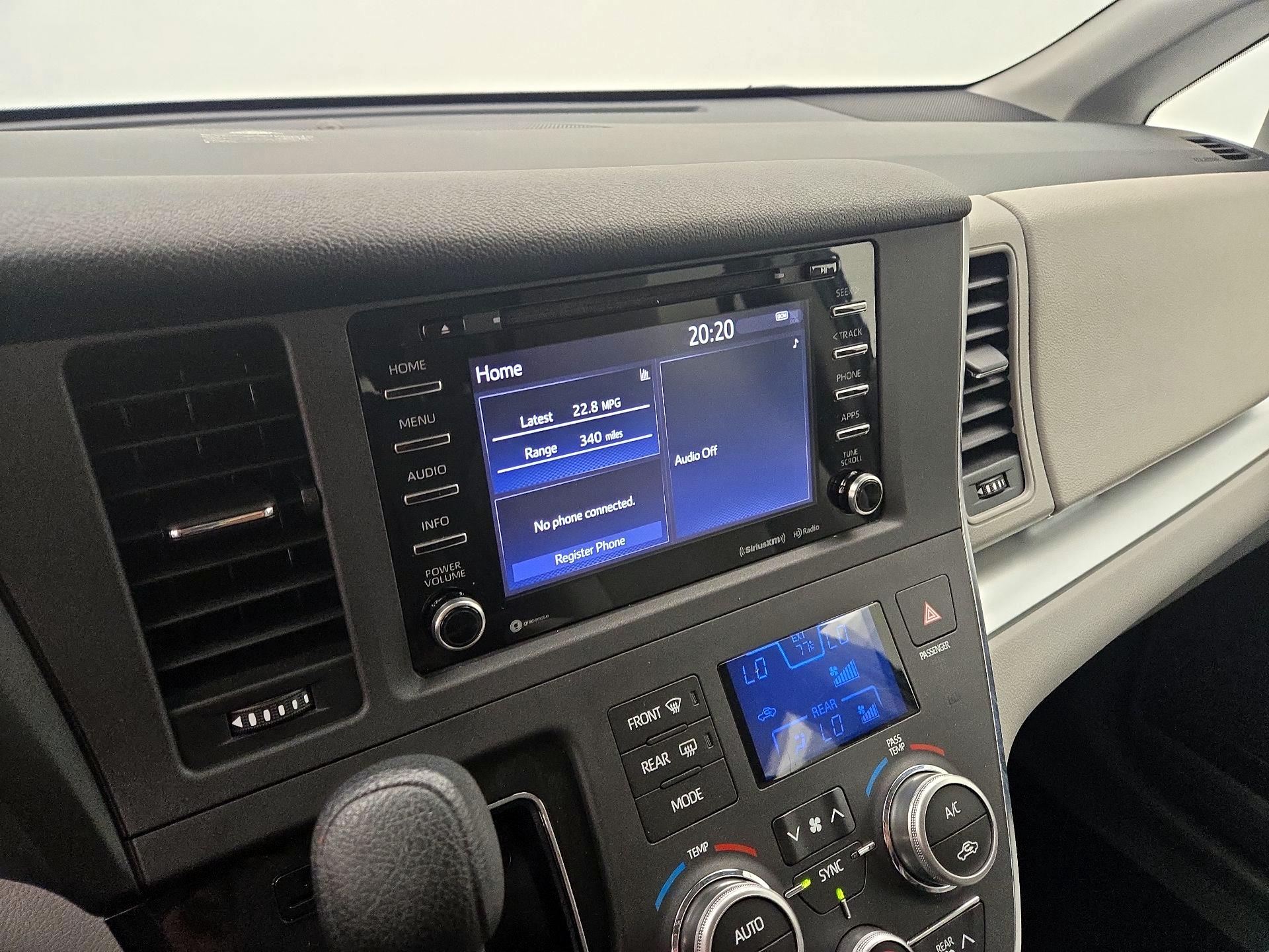 Thumbnail: 2018 Toyota Sienna - 14