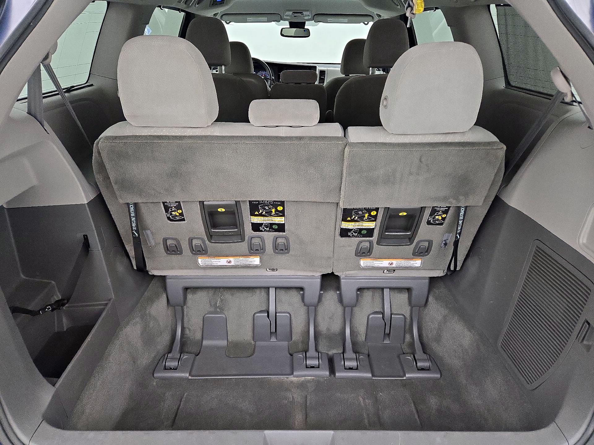 Thumbnail: 2018 Toyota Sienna - 19