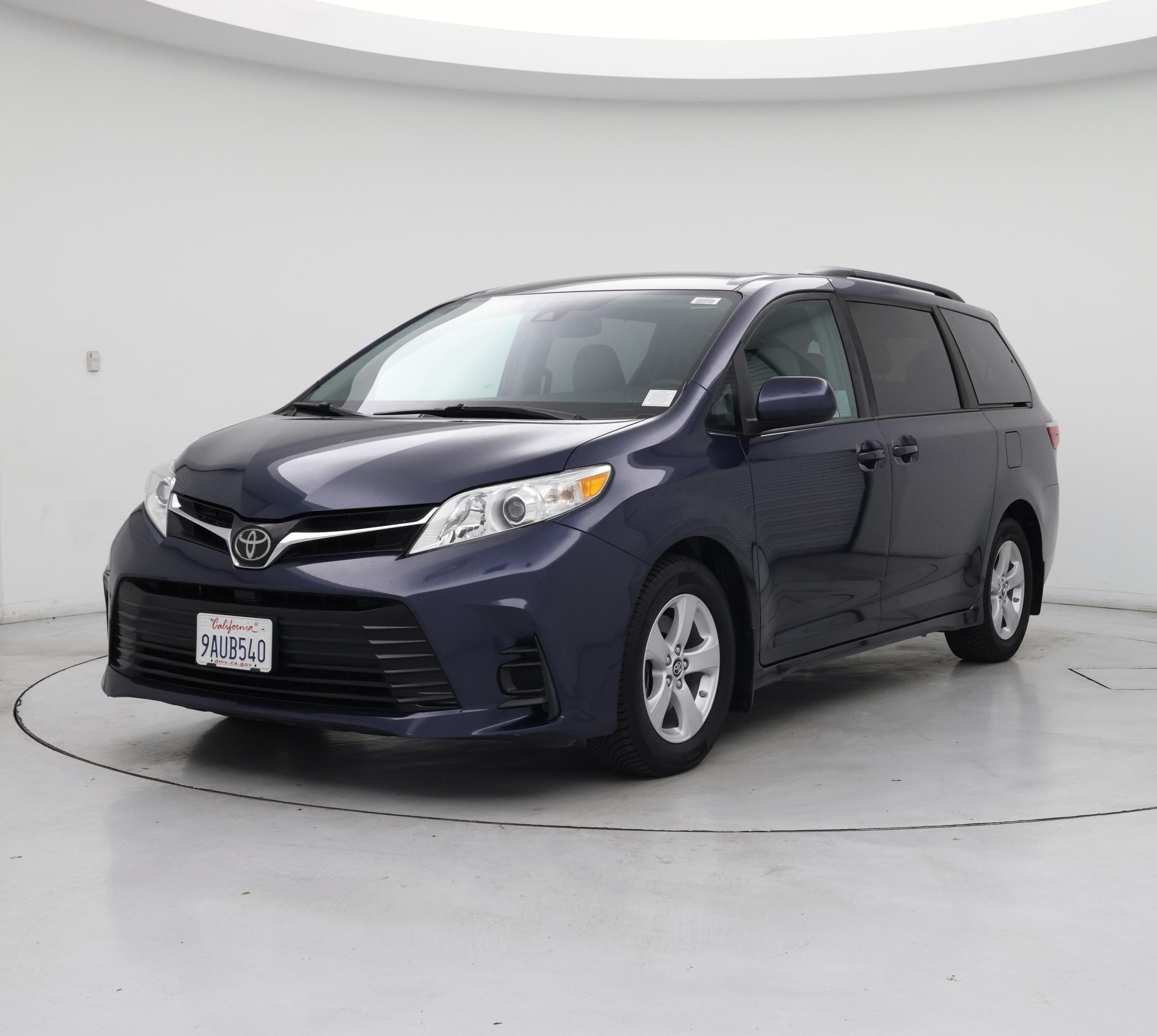 Thumbnail: 2018 Toyota Sienna - 4