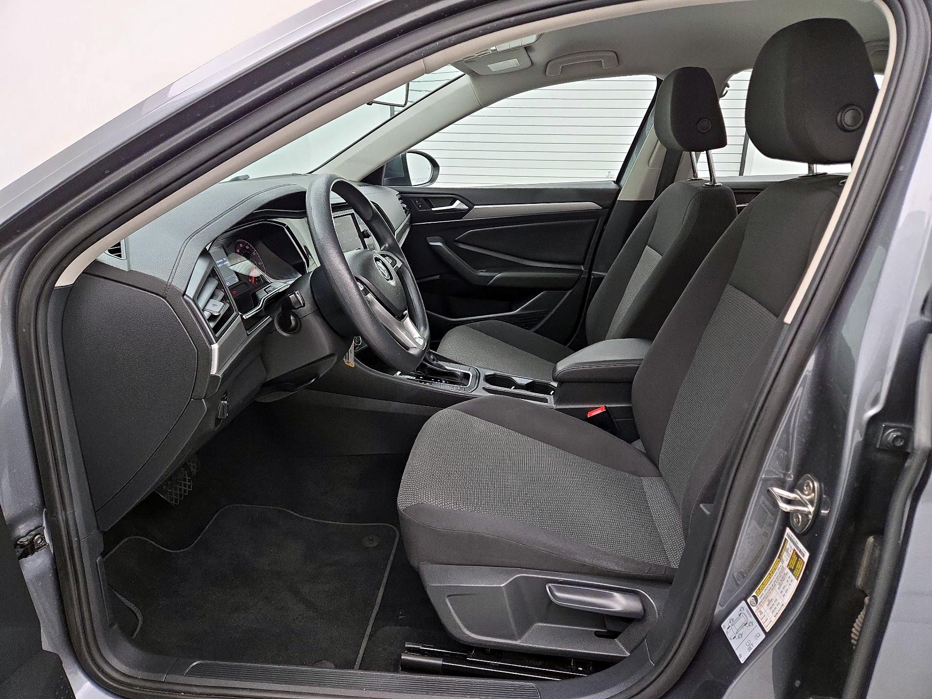 Thumbnail: 2019 Volkswagen Jetta - 11