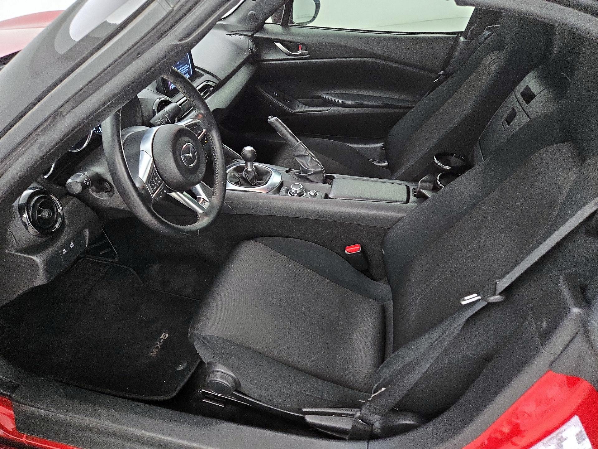 Thumbnail: 2021 Mazda MX-5 Miata - 11