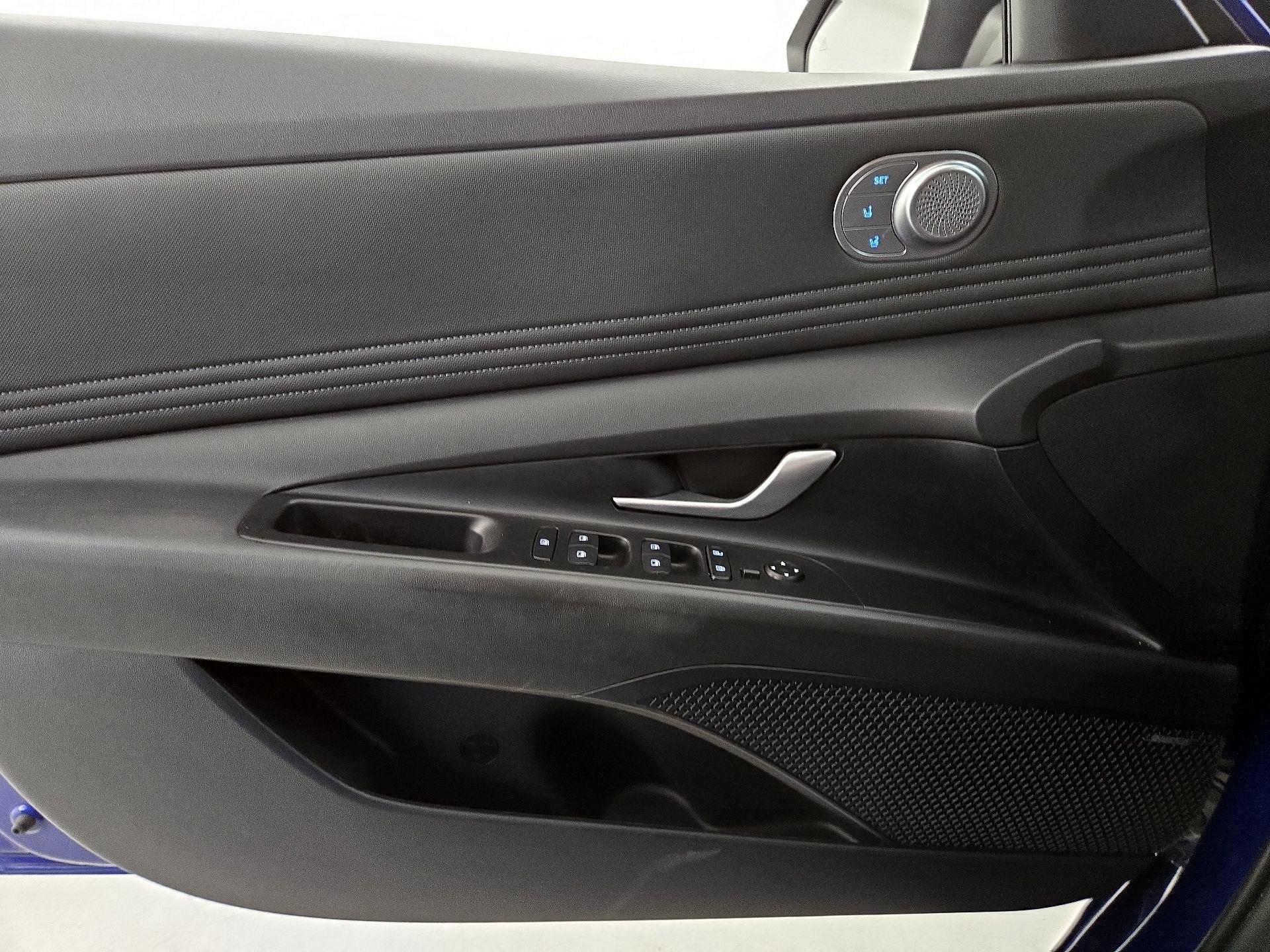 Thumbnail: 2023 Hyundai Elantra - 12