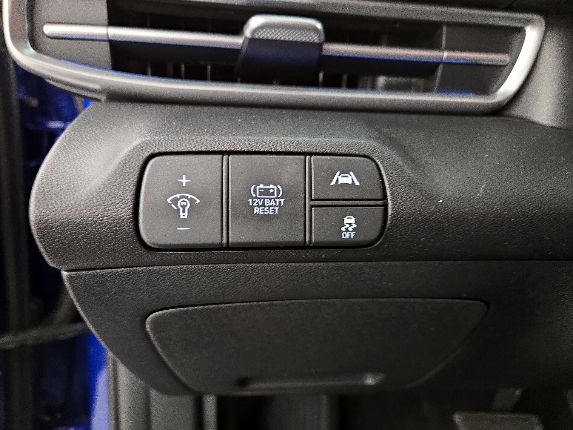 Thumbnail: 2023 Hyundai Elantra - 13