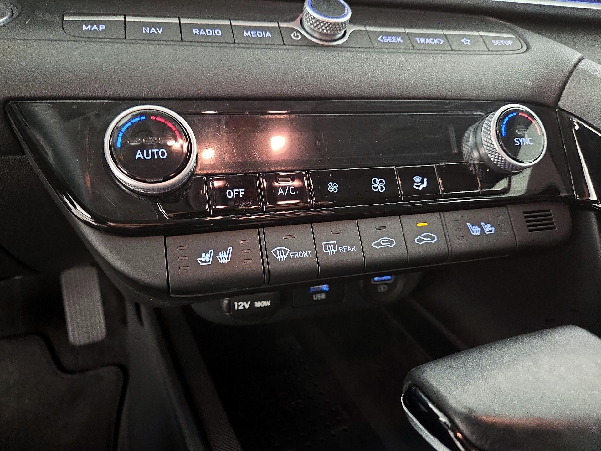 Thumbnail: 2023 Hyundai Elantra - 17