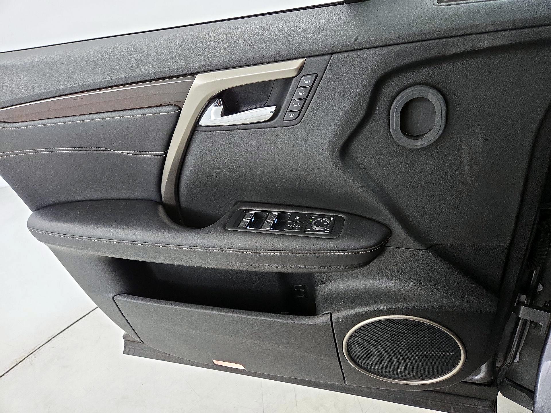 Thumbnail: 2018 Lexus RX - 12