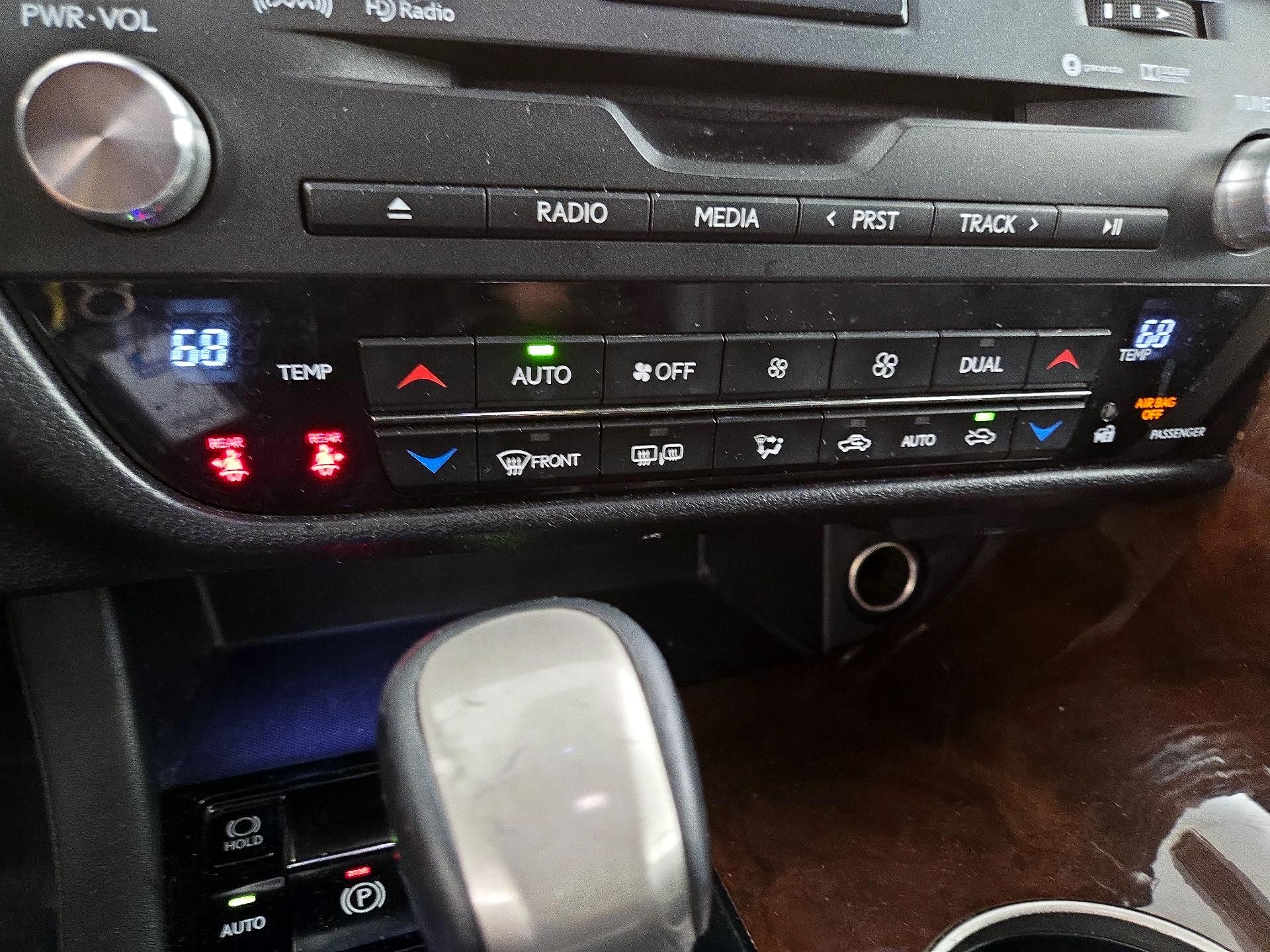 Thumbnail: 2018 Lexus RX - 17