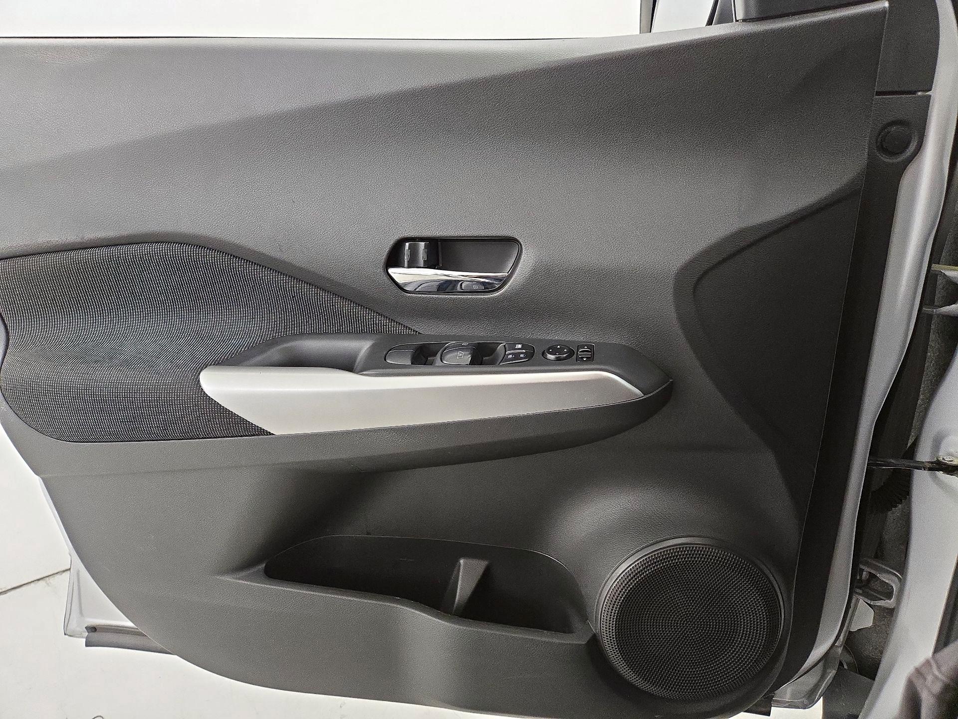 Thumbnail: 2020 Nissan Kicks - 12