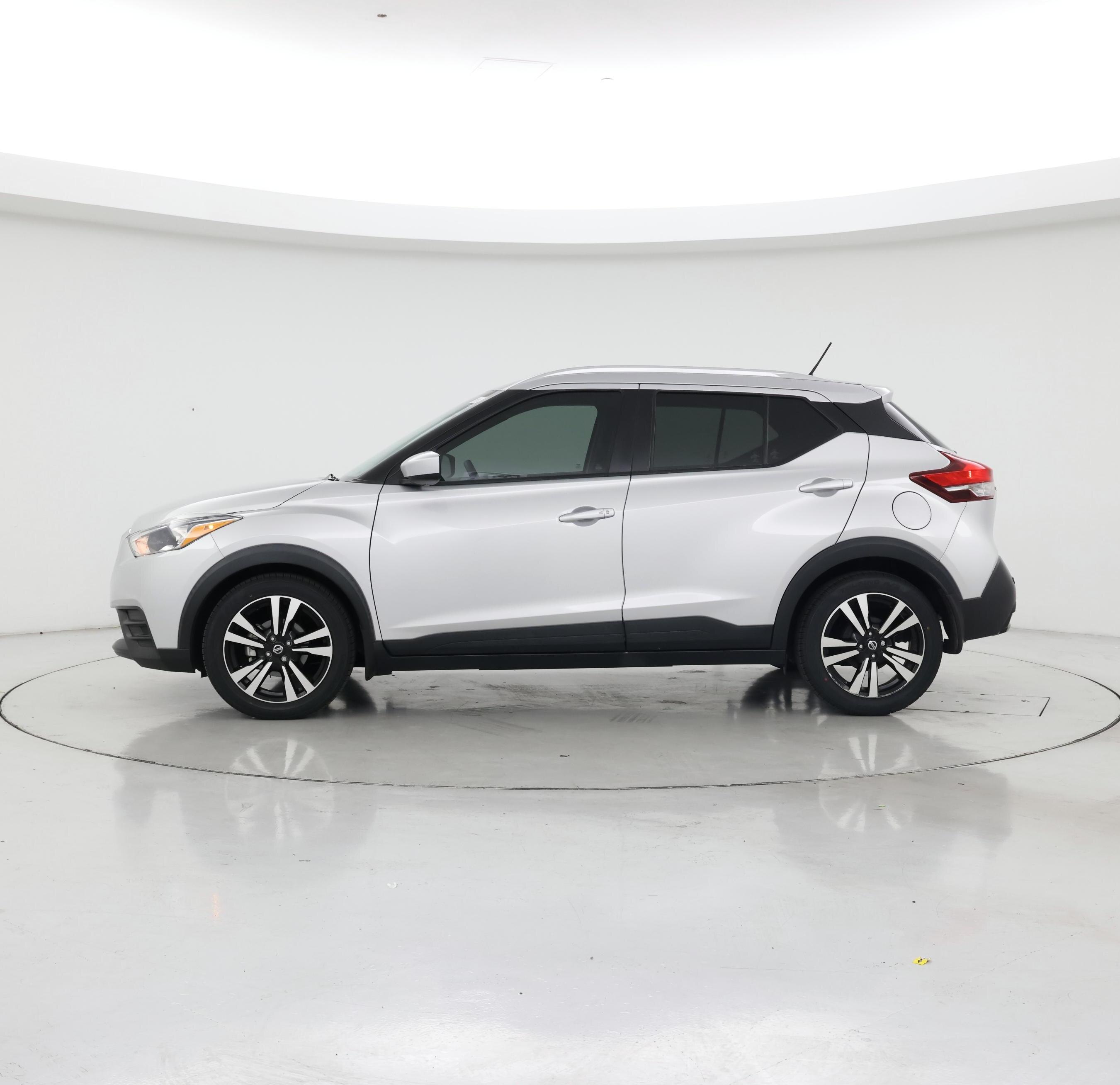 Thumbnail: 2020 Nissan Kicks - 3