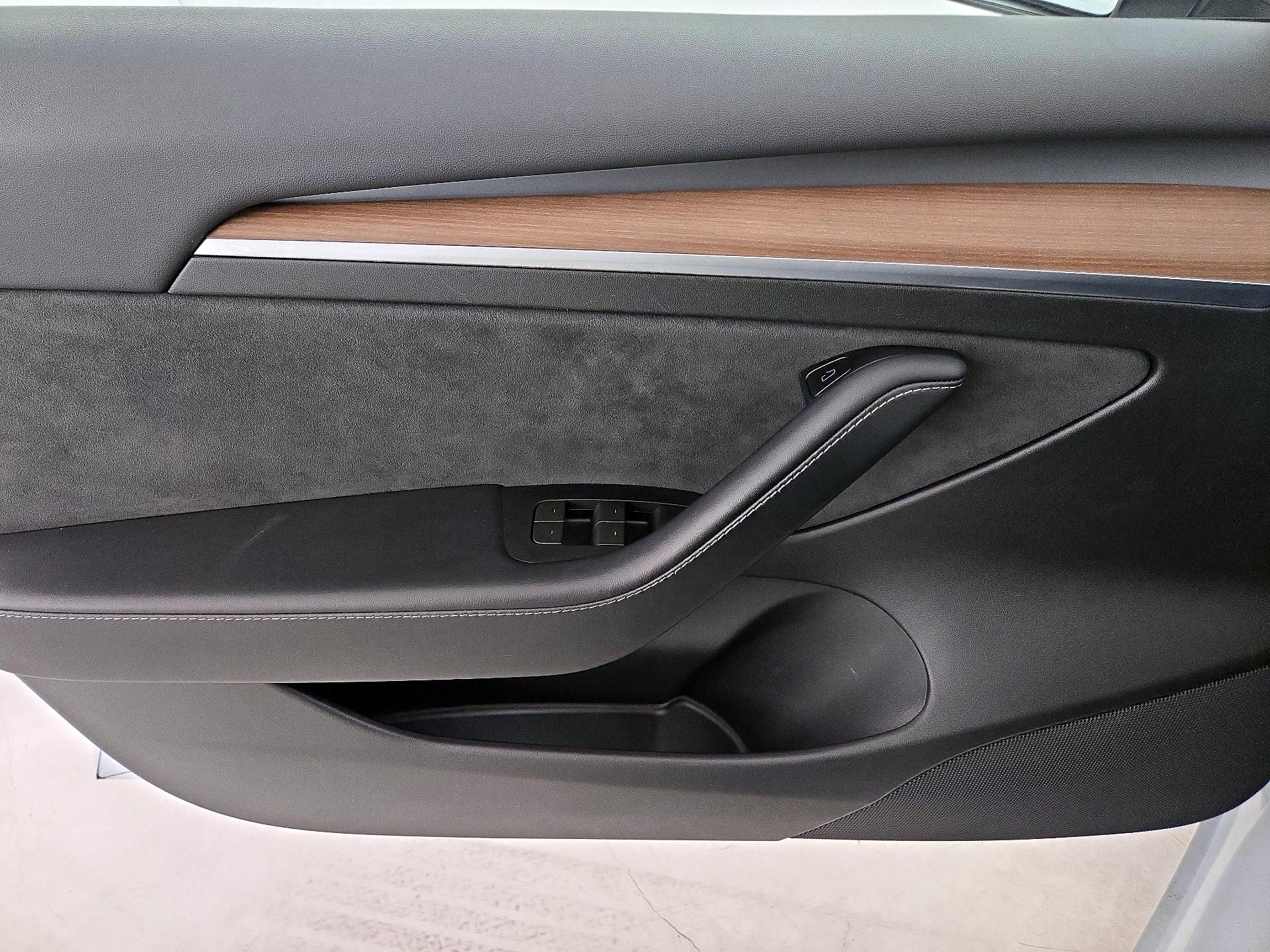 Thumbnail: 2022 Tesla Model 3 - 12