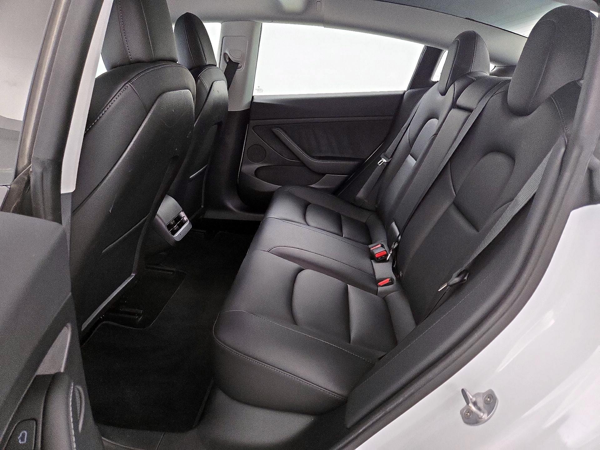 Thumbnail: 2022 Tesla Model 3 - 19