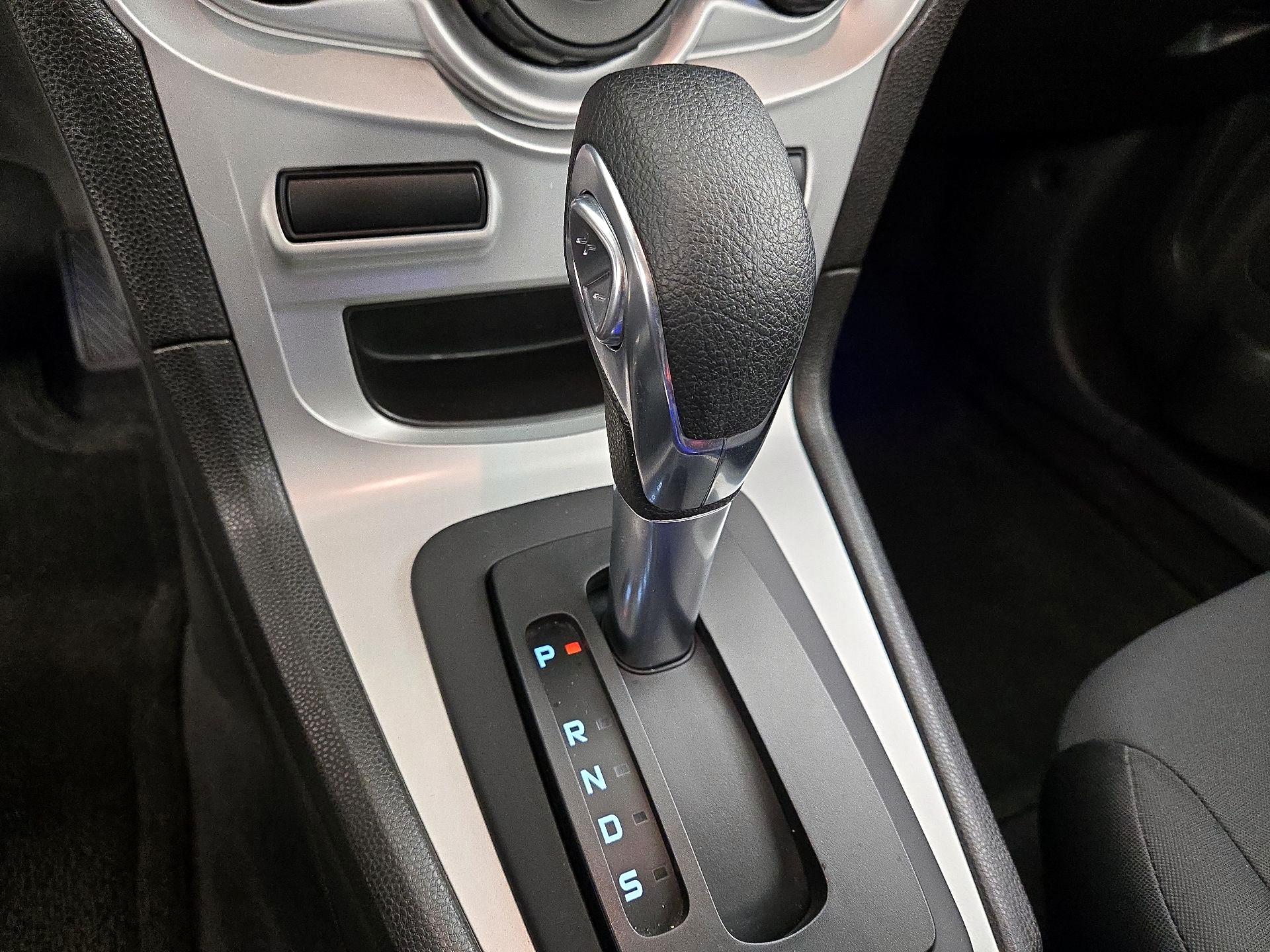 Thumbnail: 2016 Ford Fiesta - 16