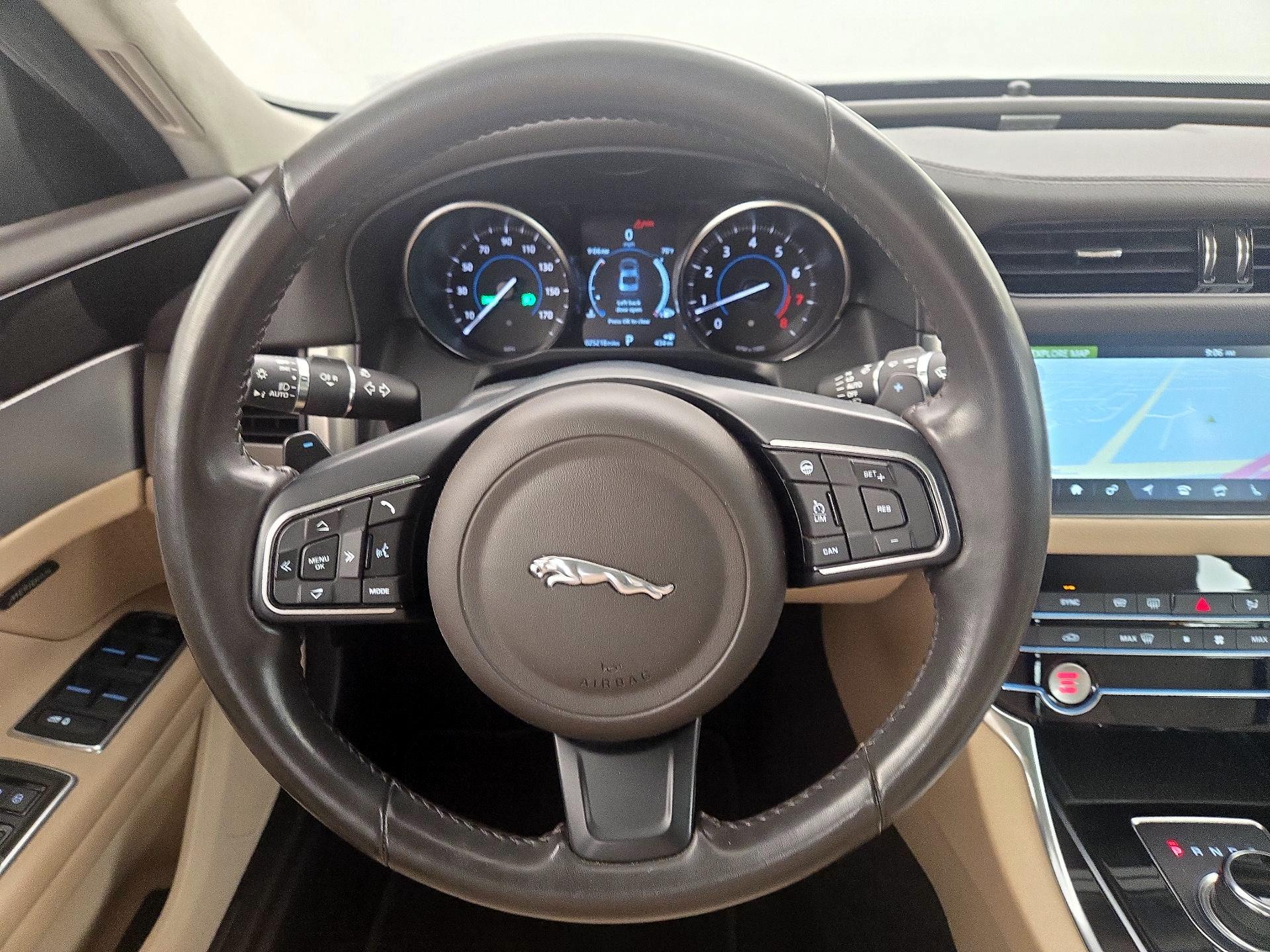 Thumbnail: 2020 Jaguar XF - 10