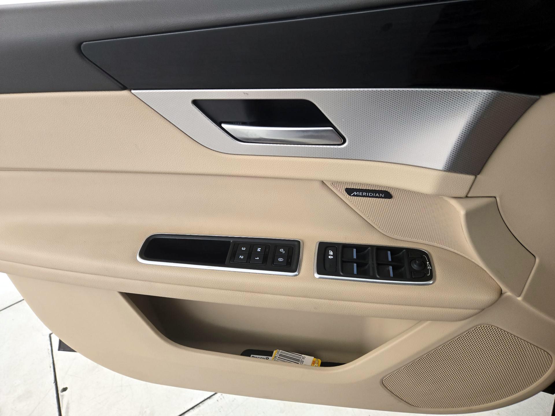 Thumbnail: 2020 Jaguar XF - 12