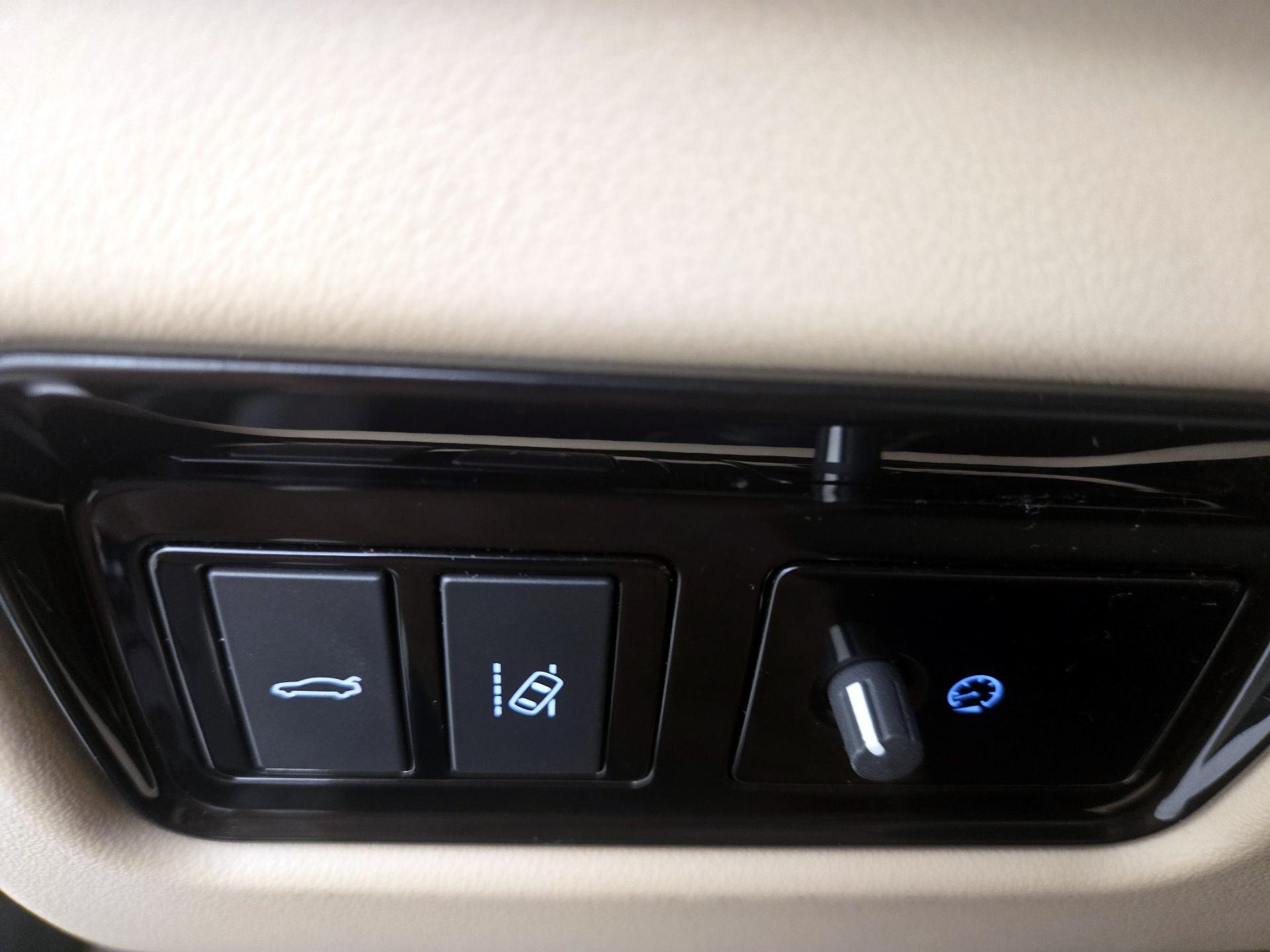 Thumbnail: 2020 Jaguar XF - 13