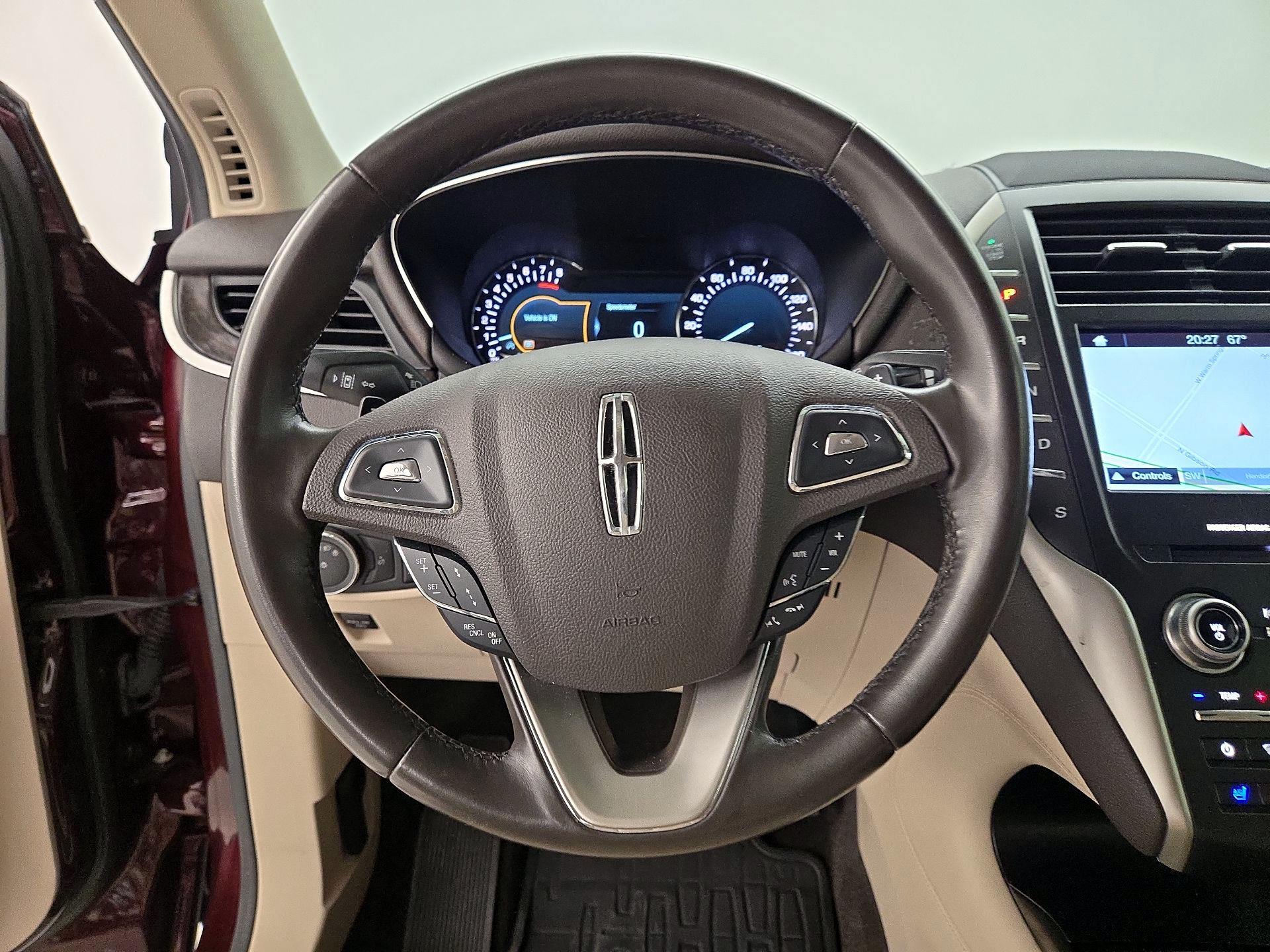 Thumbnail: 2017 Lincoln MKC - 10