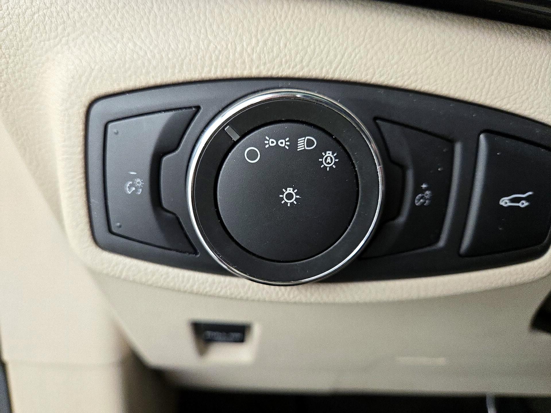 Thumbnail: 2017 Lincoln MKC - 13