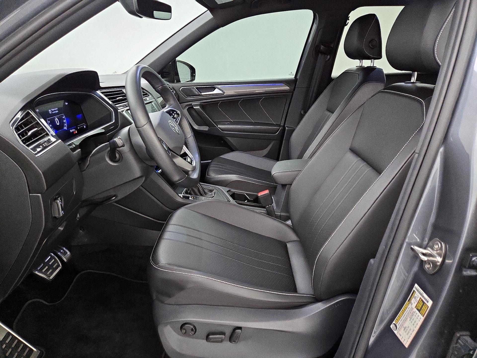 Thumbnail: 2023 Volkswagen Tiguan - 11