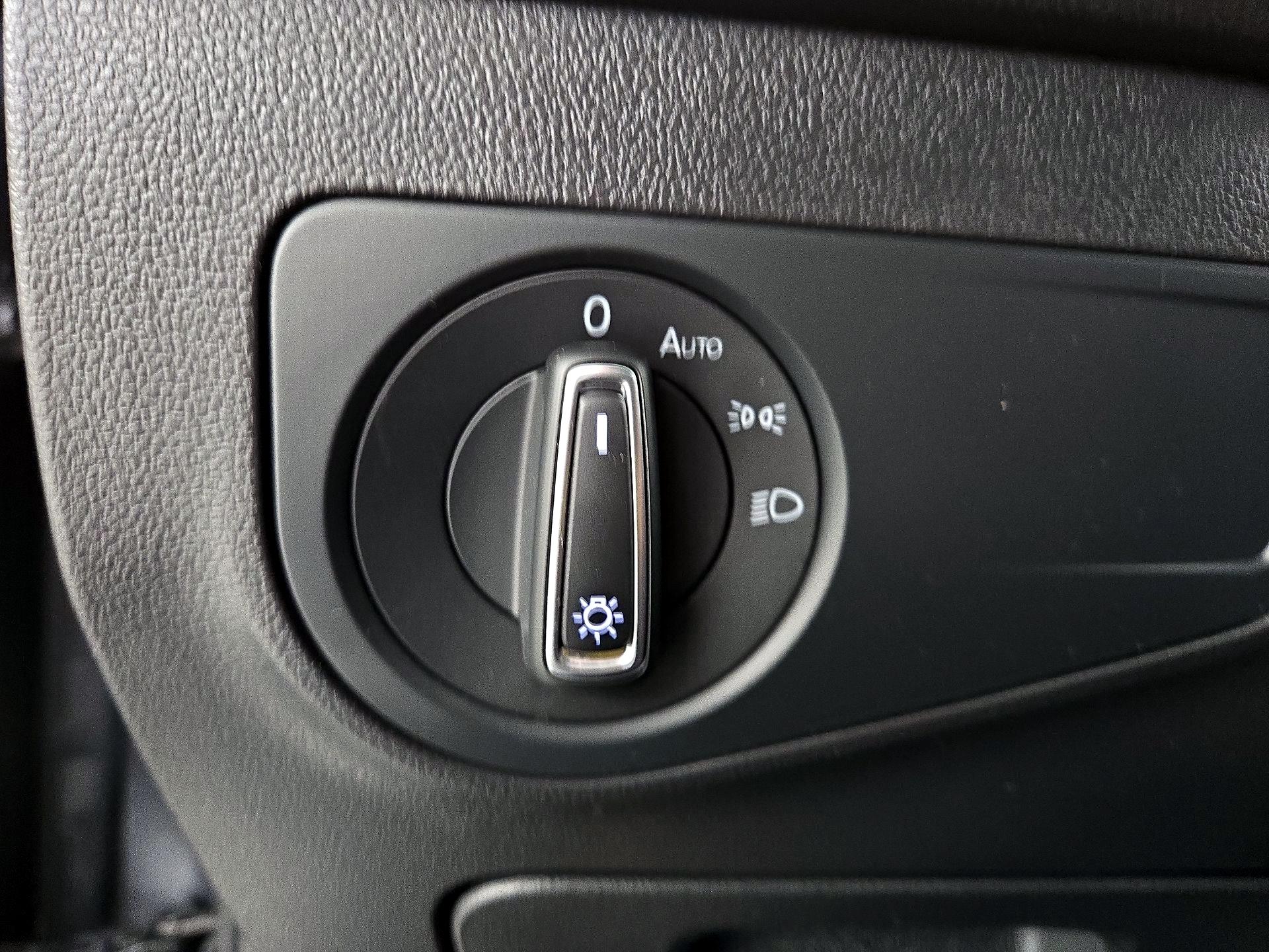 Thumbnail: 2023 Volkswagen Tiguan - 13