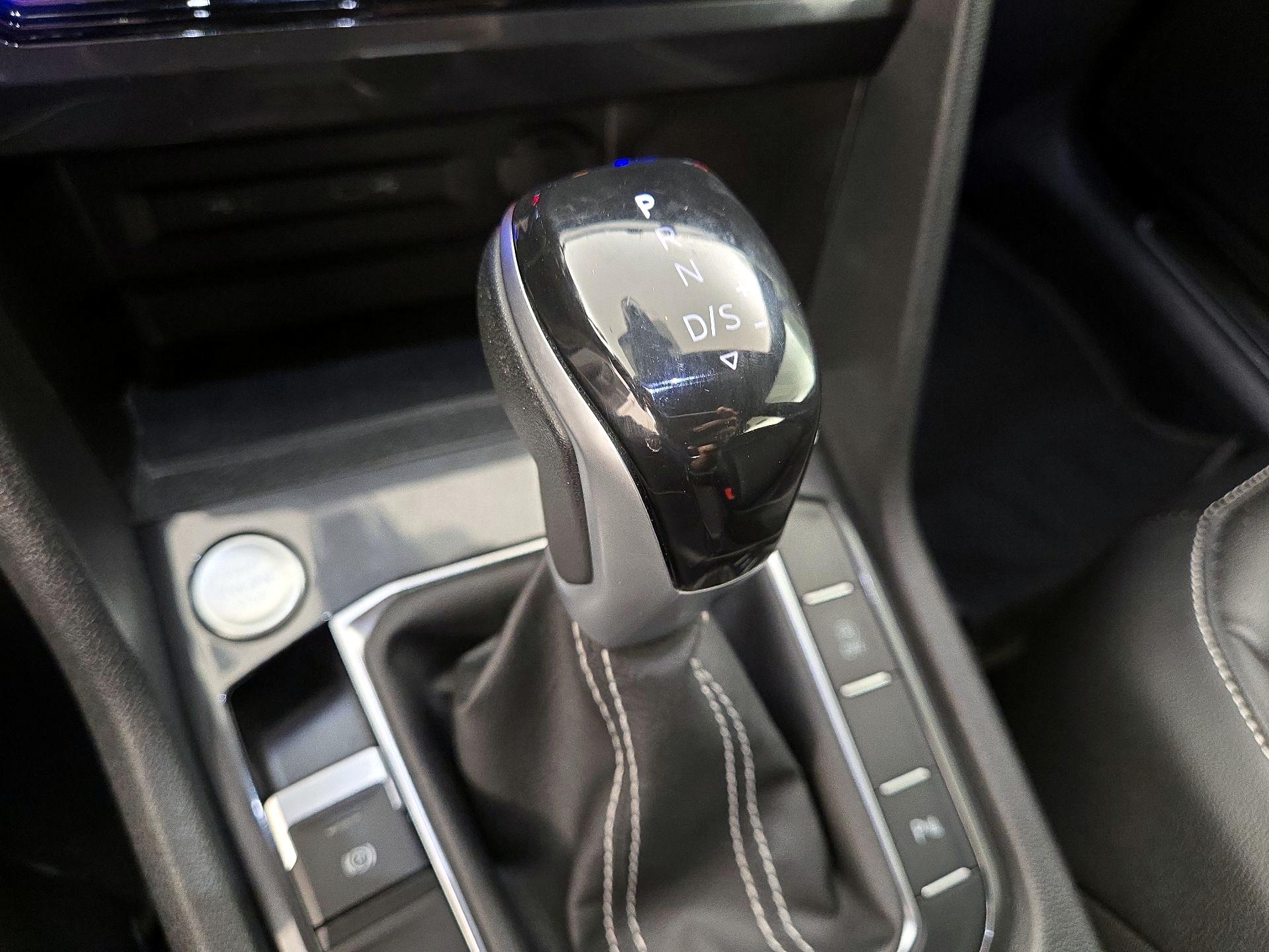 Thumbnail: 2023 Volkswagen Tiguan - 17