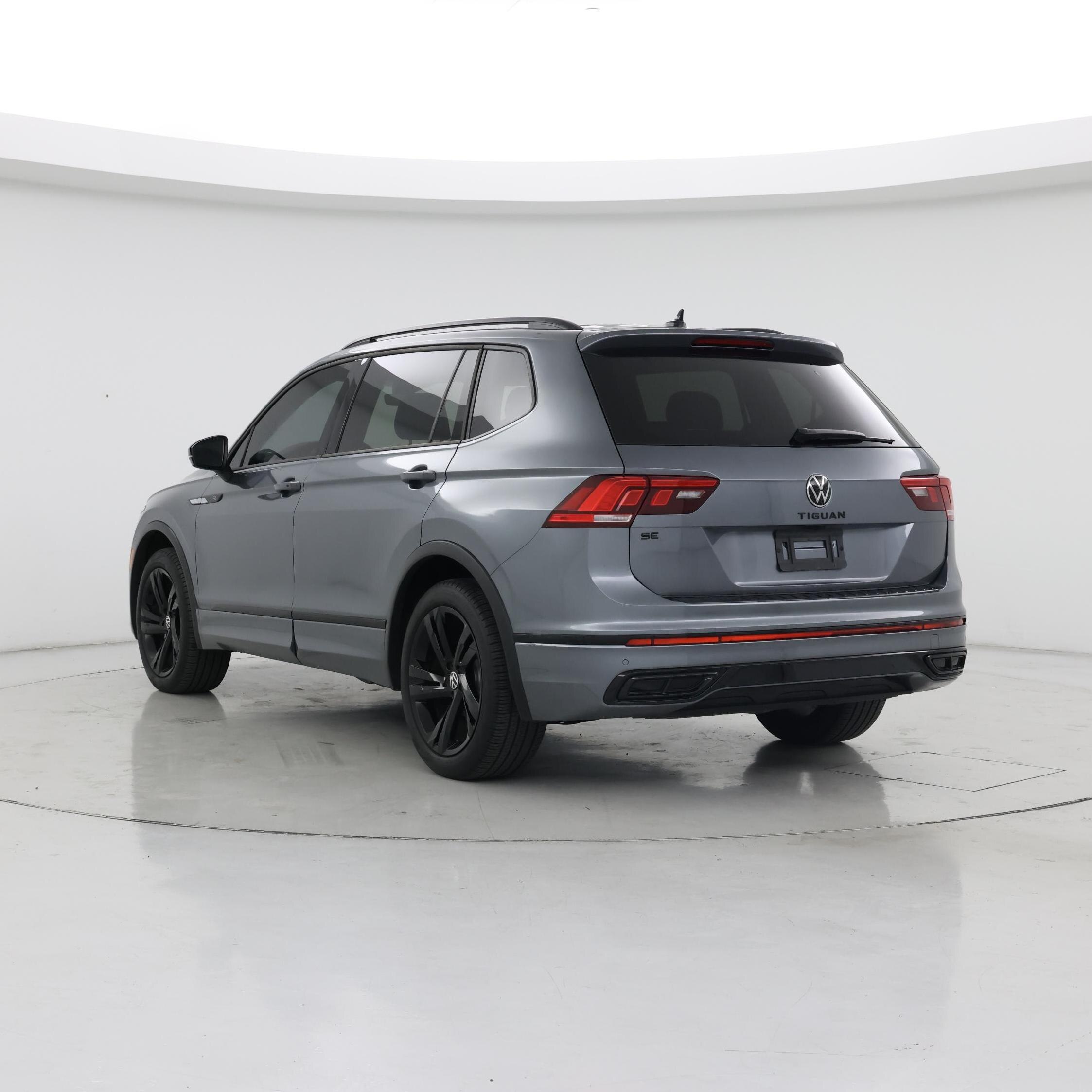 Thumbnail: 2023 Volkswagen Tiguan - 2