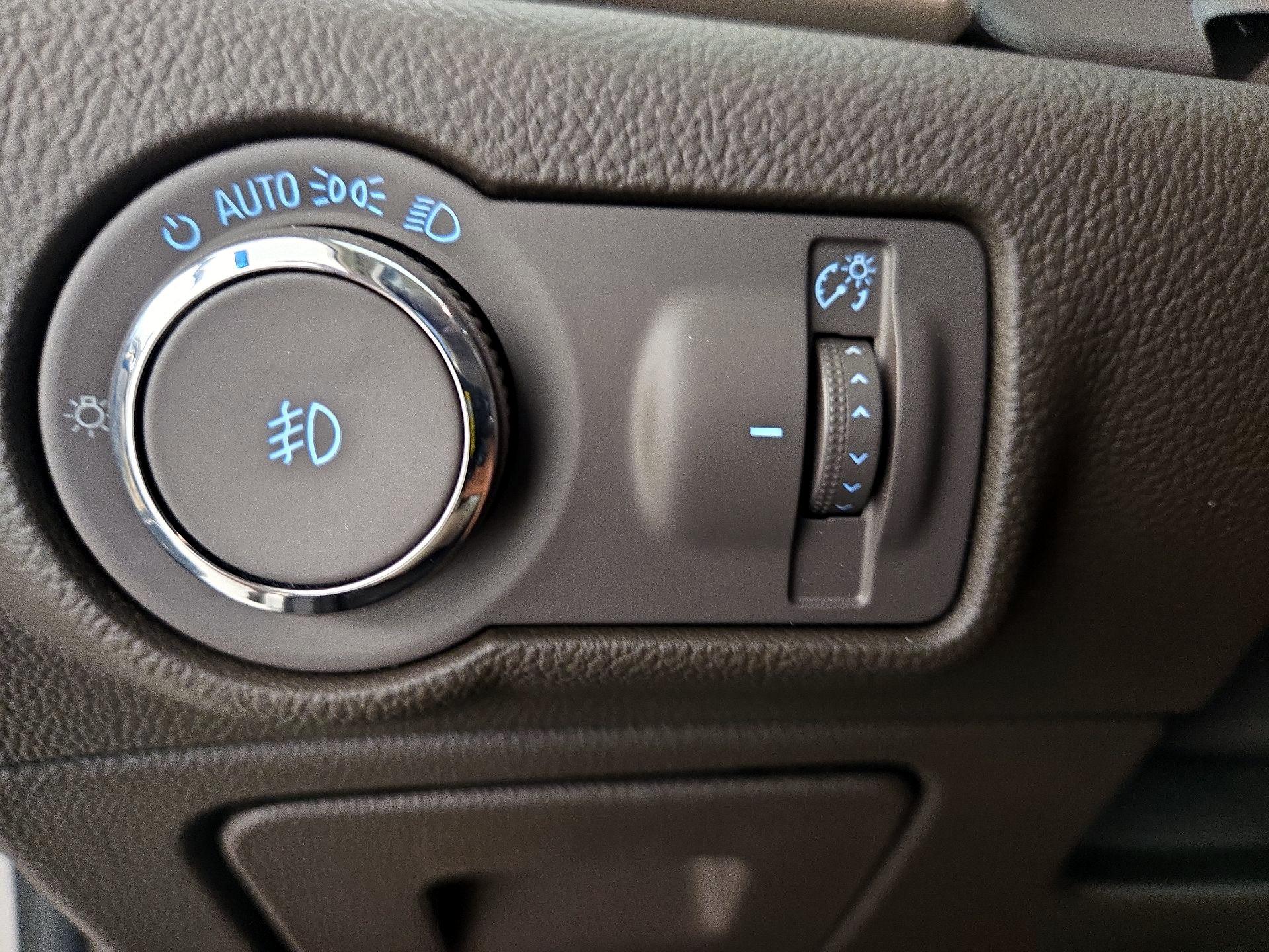 Thumbnail: 2015 Buick Verano - 13