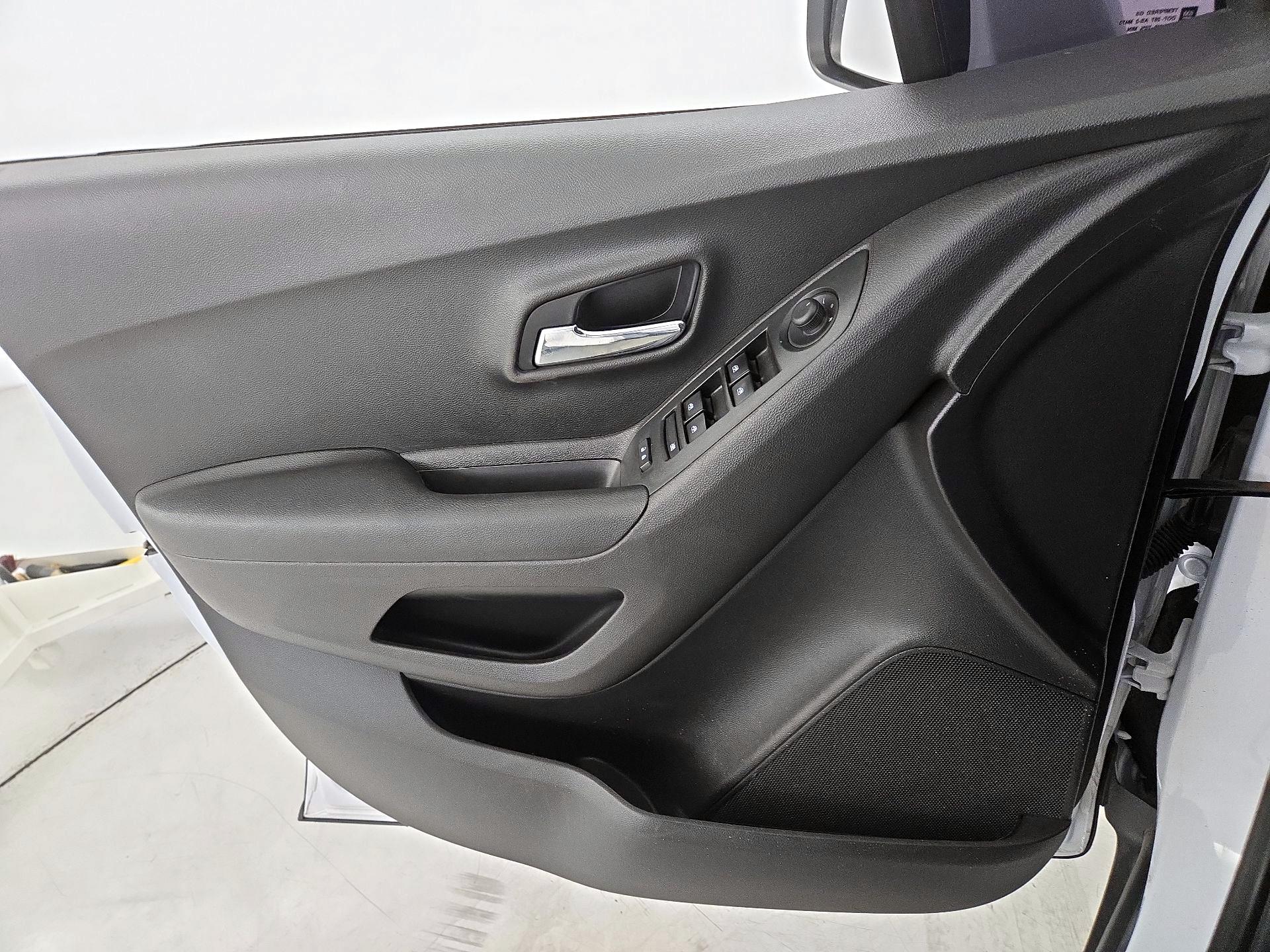 Thumbnail: 2020 Chevrolet Trax - 12