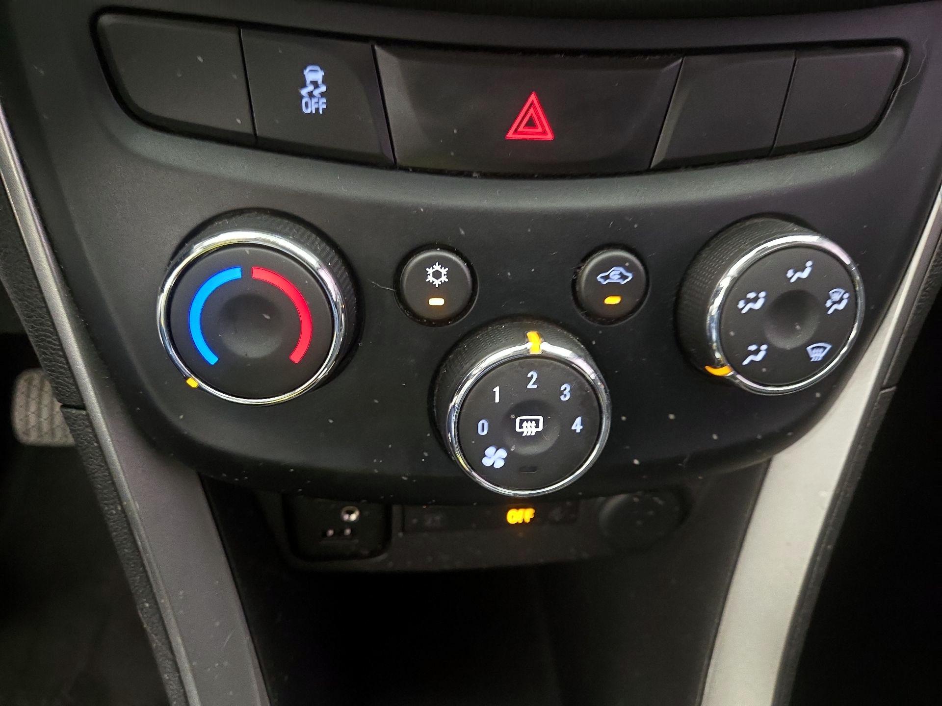 Thumbnail: 2020 Chevrolet Trax - 16