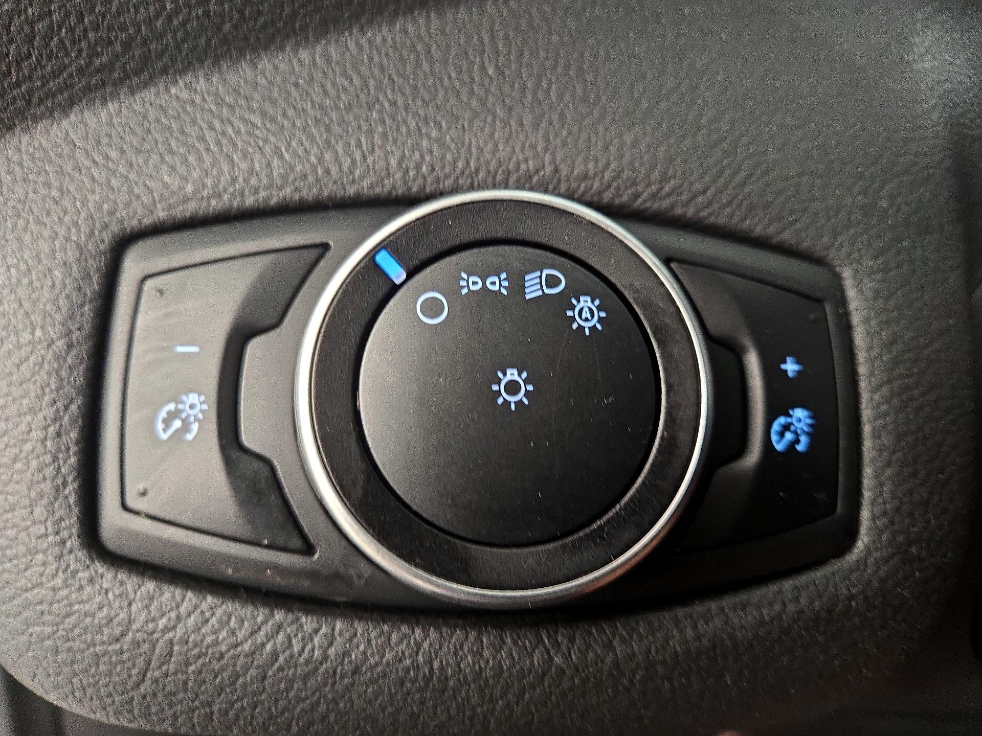 Thumbnail: 2015 Ford Escape - 13