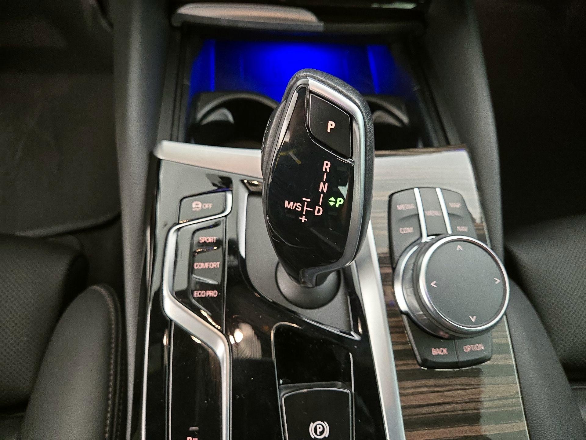 Thumbnail: 2023 BMW 5 Series - 18