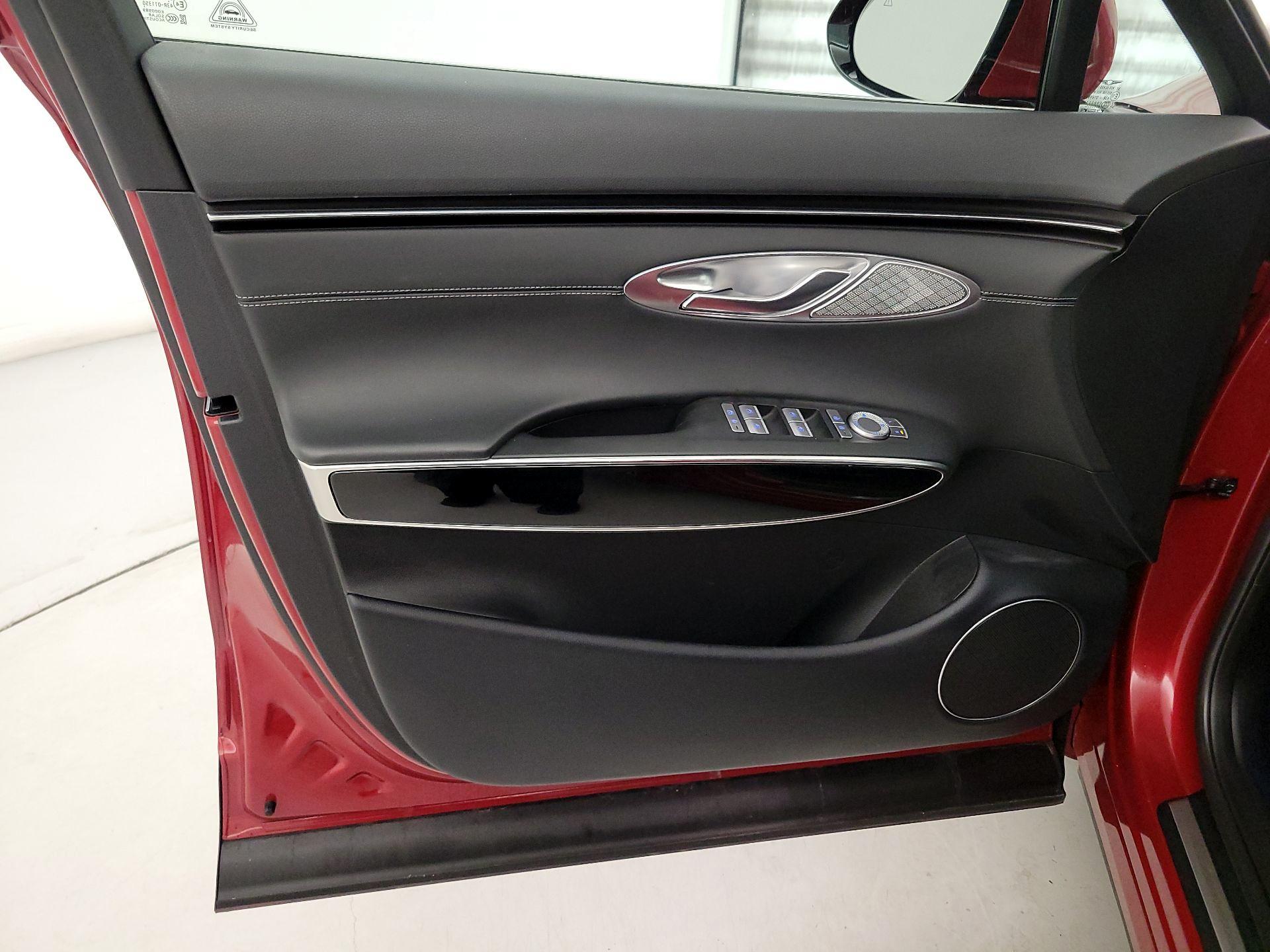 Thumbnail: 2025 Genesis GV70 - 12