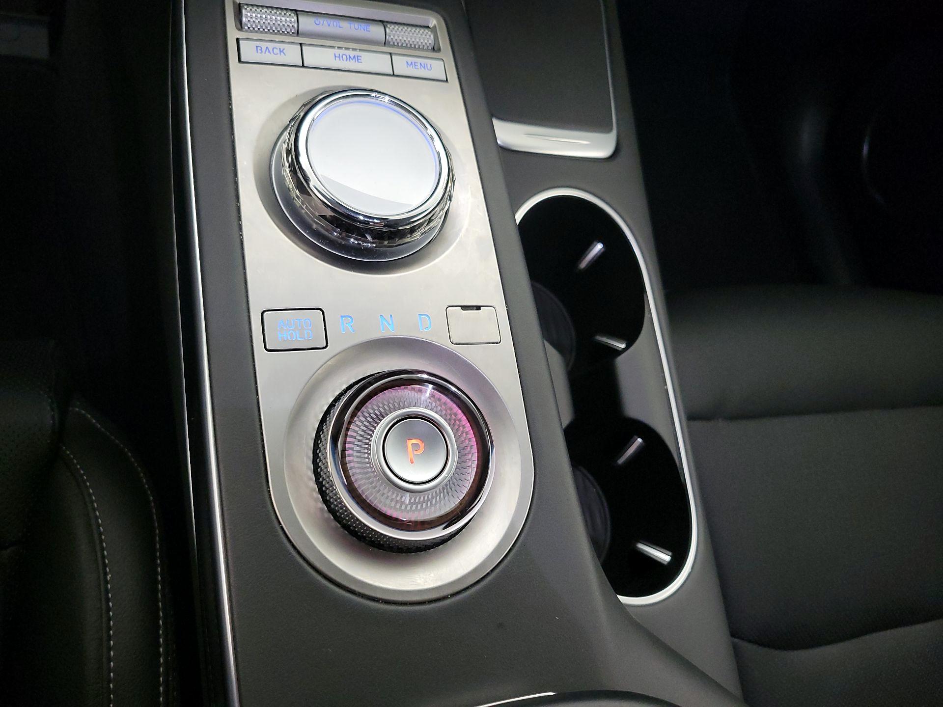 Thumbnail: 2025 Genesis GV70 - 18