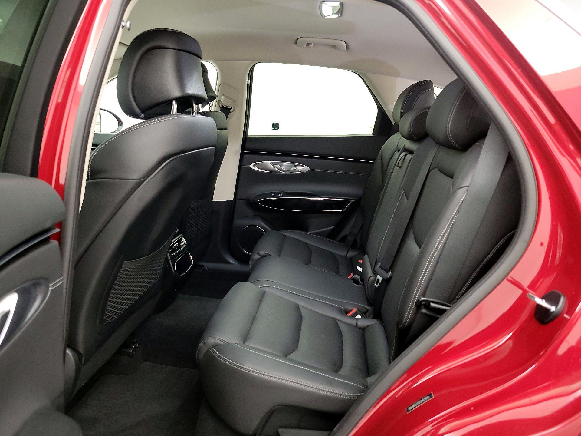 Thumbnail: 2025 Genesis GV70 - 20