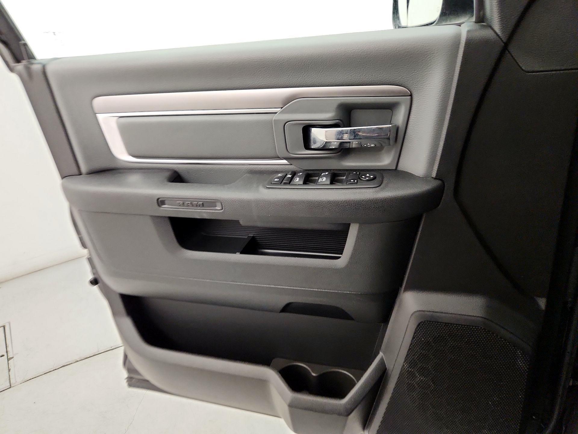 Thumbnail: 2023 RAM 1500 Classic - 12