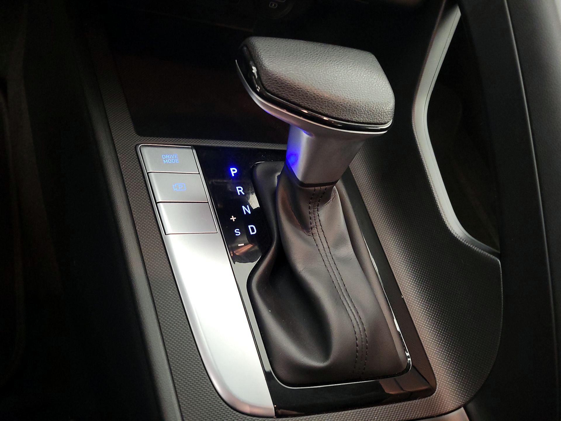 Thumbnail: 2023 Hyundai Elantra - 17