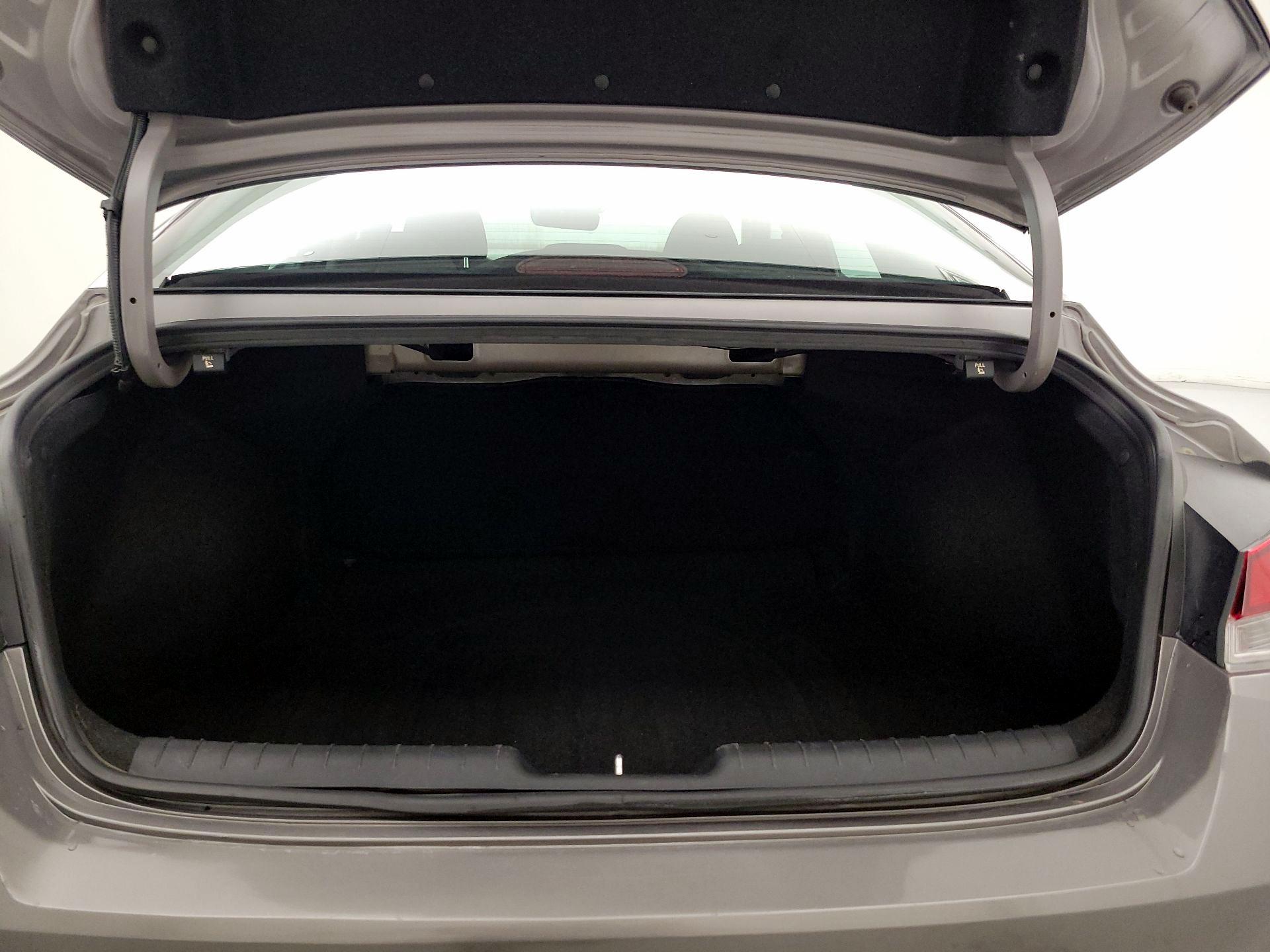 Thumbnail: 2023 Hyundai Elantra - 20