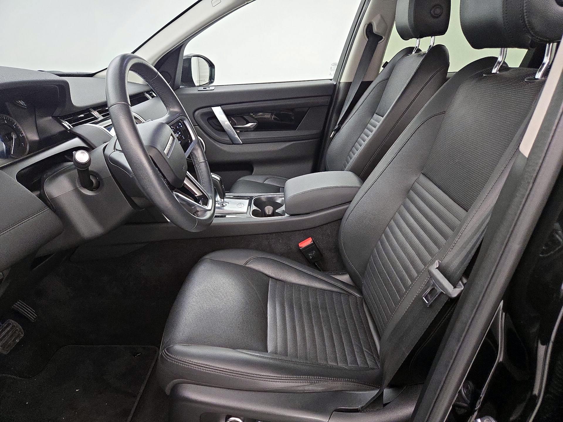 Thumbnail: 2023 Land Rover Discovery Sport - 11