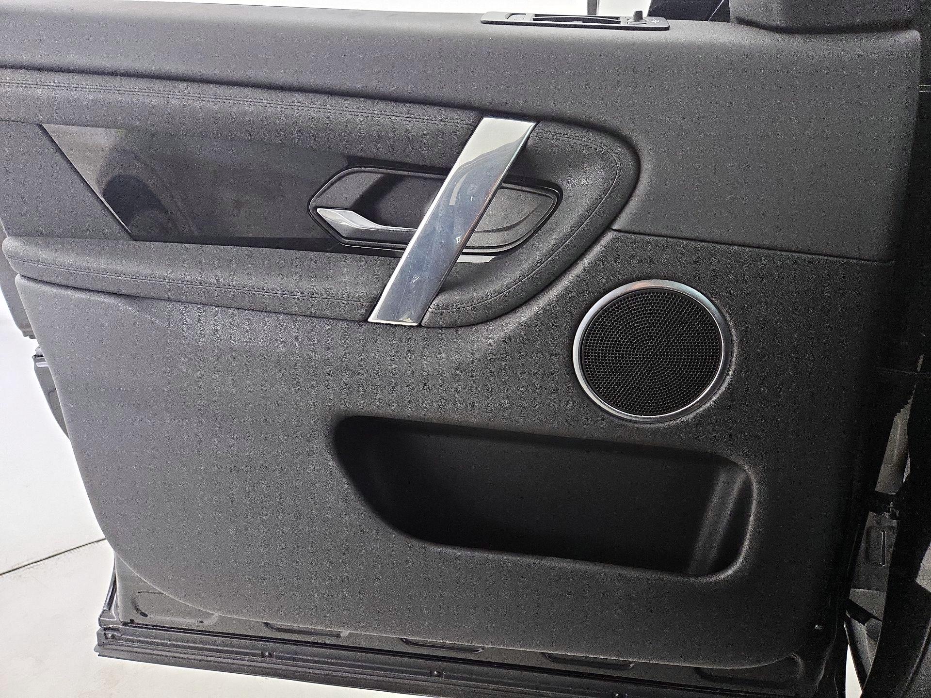 Thumbnail: 2023 Land Rover Discovery Sport - 12