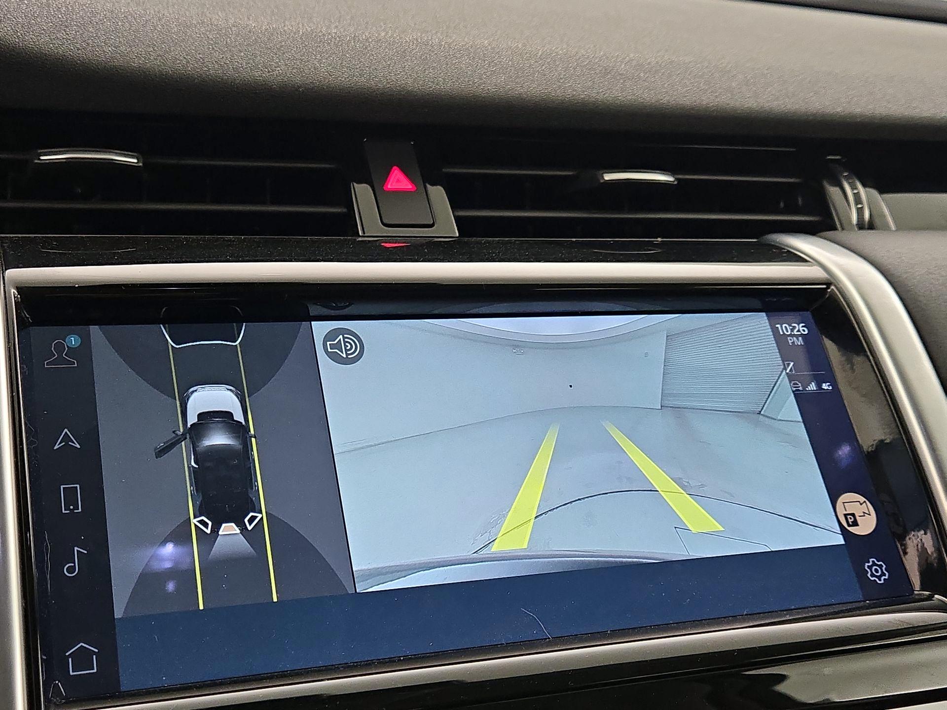 Thumbnail: 2023 Land Rover Discovery Sport - 15