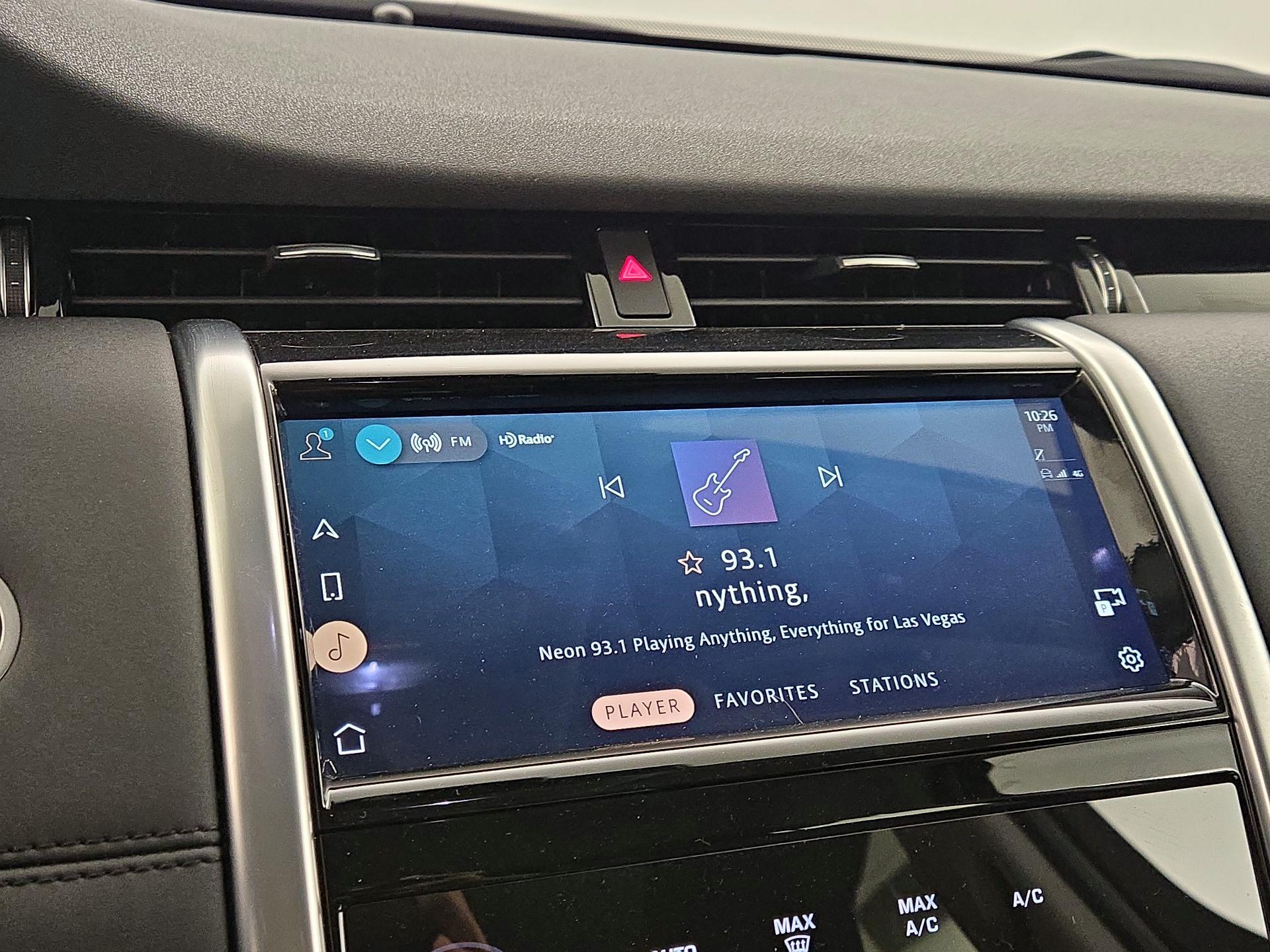 Thumbnail: 2023 Land Rover Discovery Sport - 16