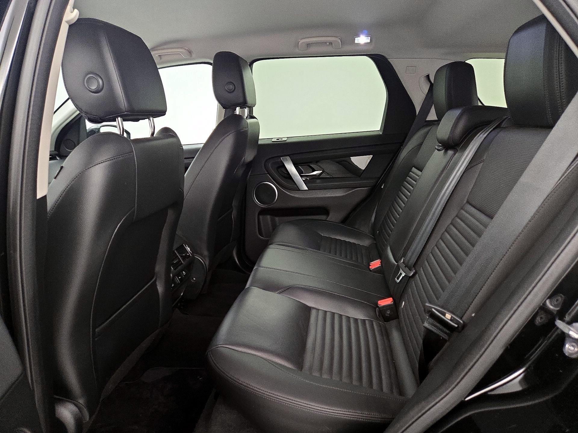 Thumbnail: 2023 Land Rover Discovery Sport - 20