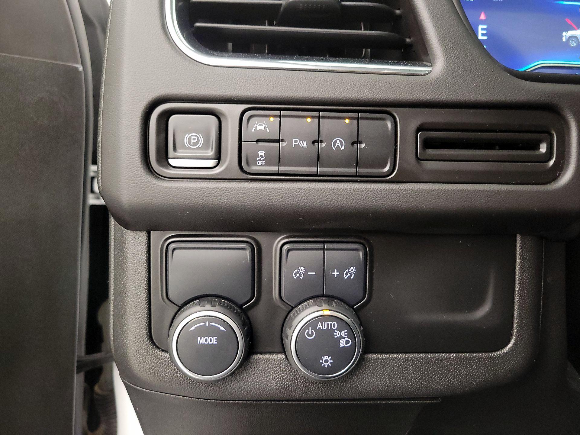 Thumbnail: 2023 Chevrolet Tahoe - 13