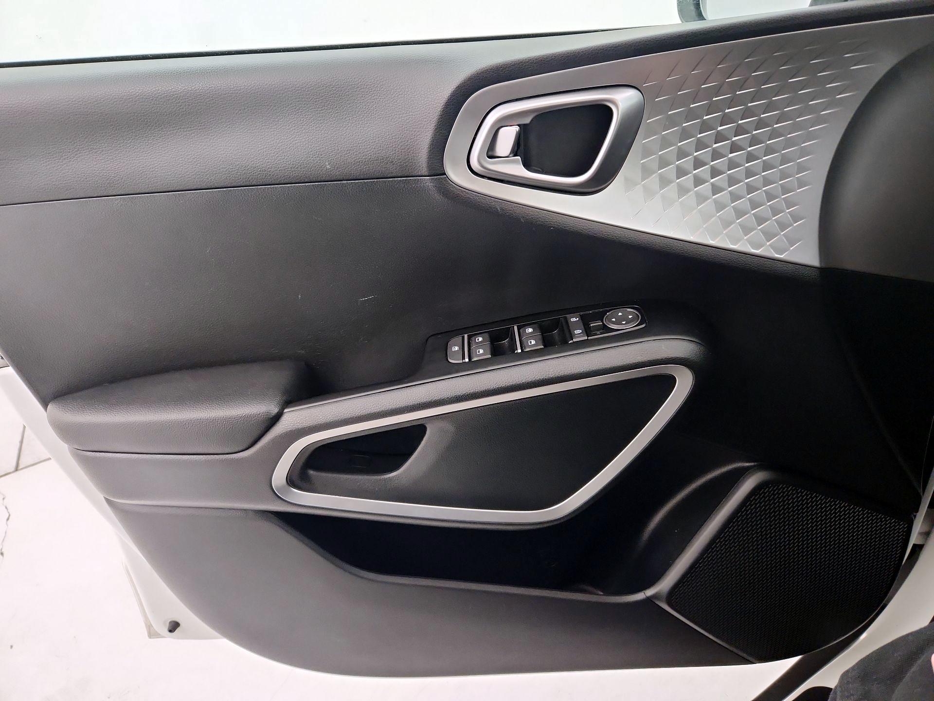 Thumbnail: 2023 Kia Soul - 12