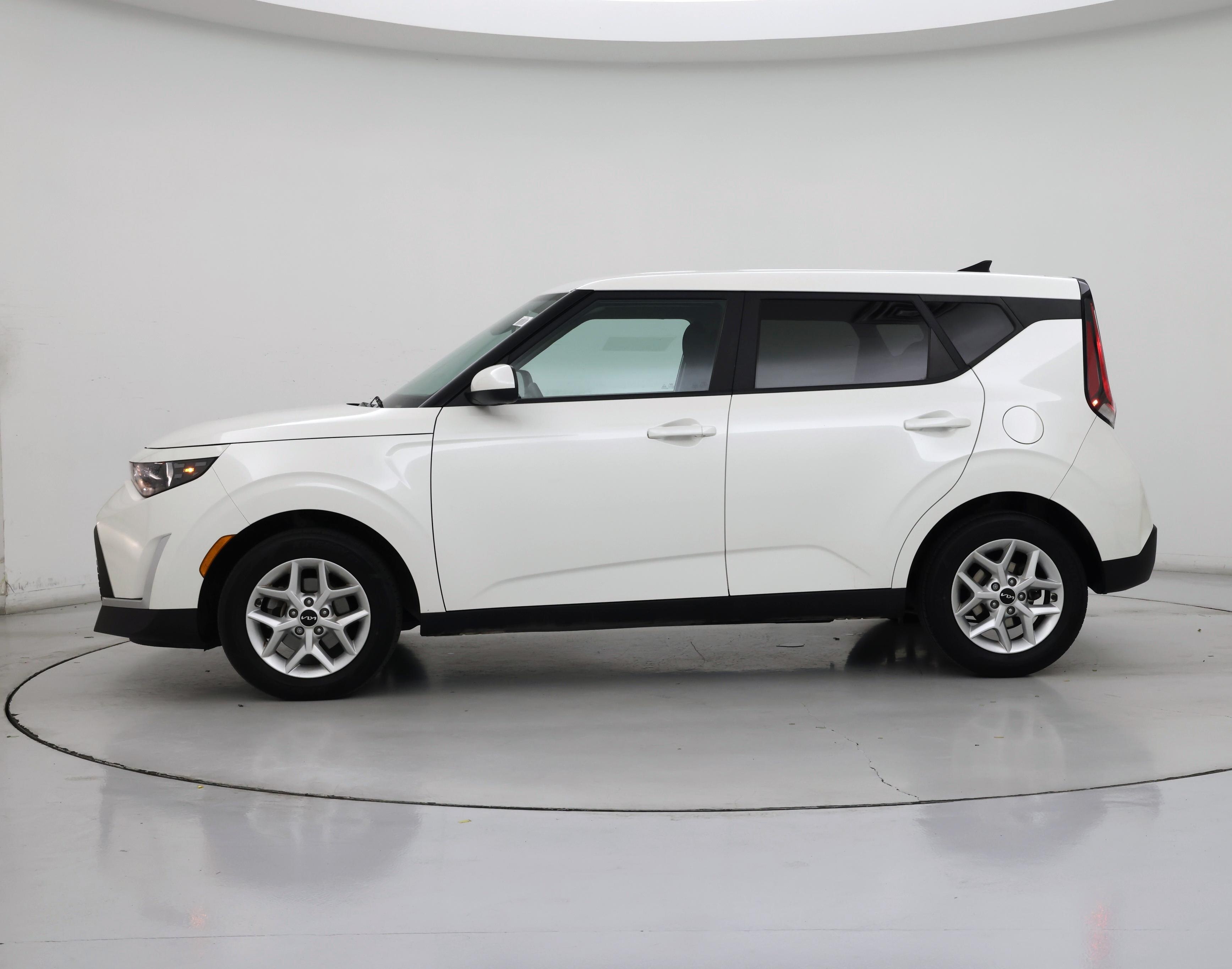 Thumbnail: 2023 Kia Soul - 3