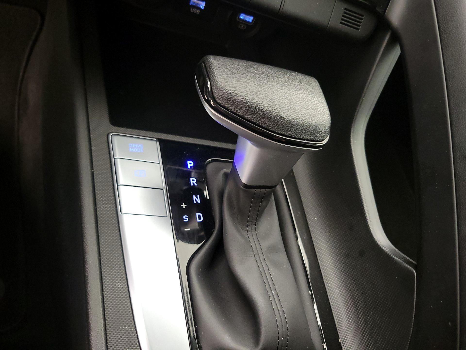 Thumbnail: 2023 Hyundai Elantra - 17