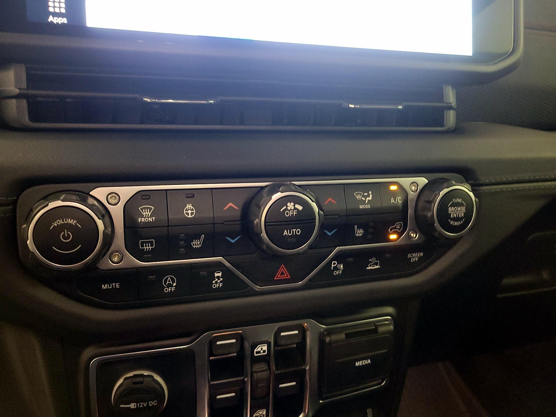 Thumbnail: 2024 Jeep Wrangler - 17