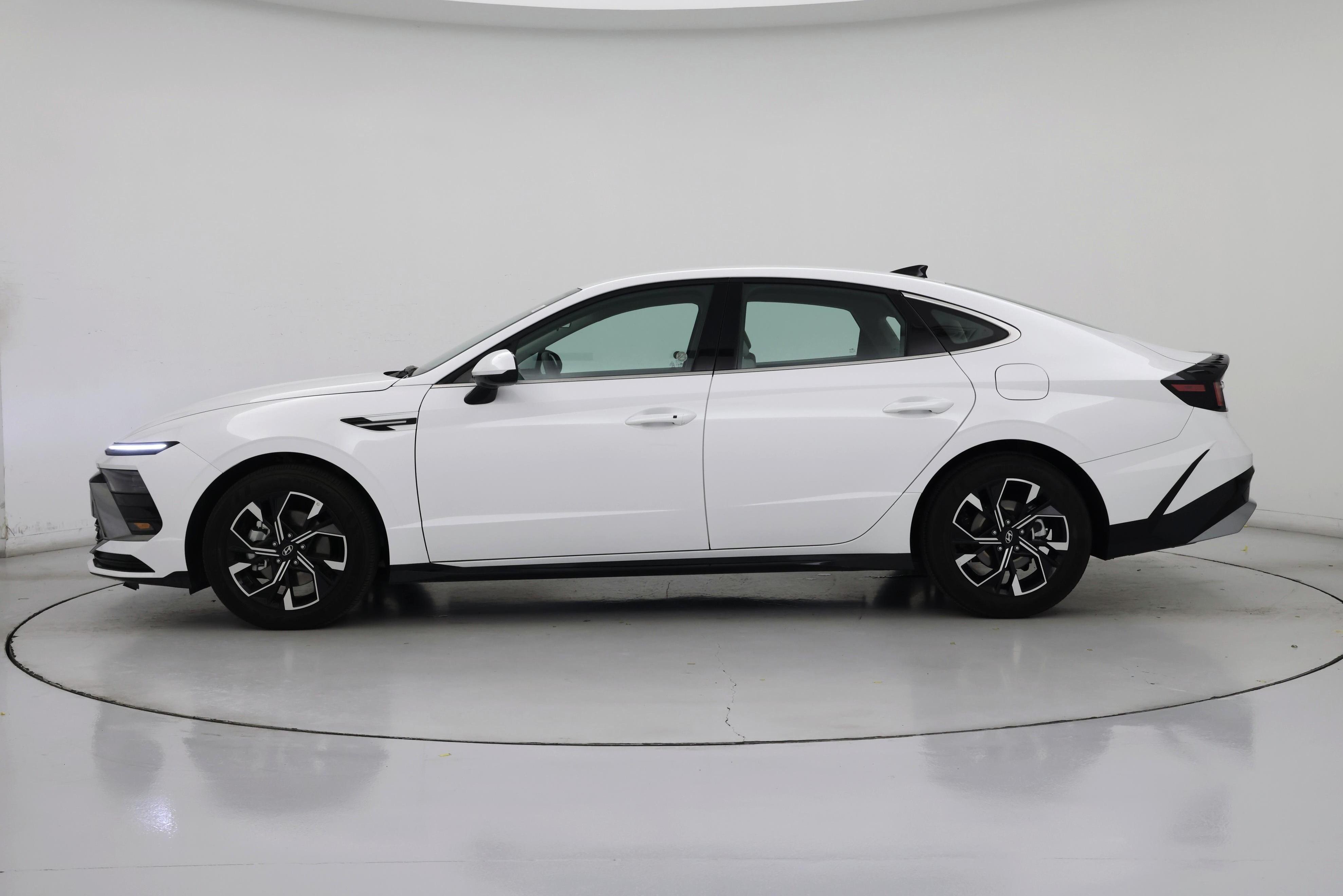 Thumbnail: 2025 Hyundai Sonata - 3