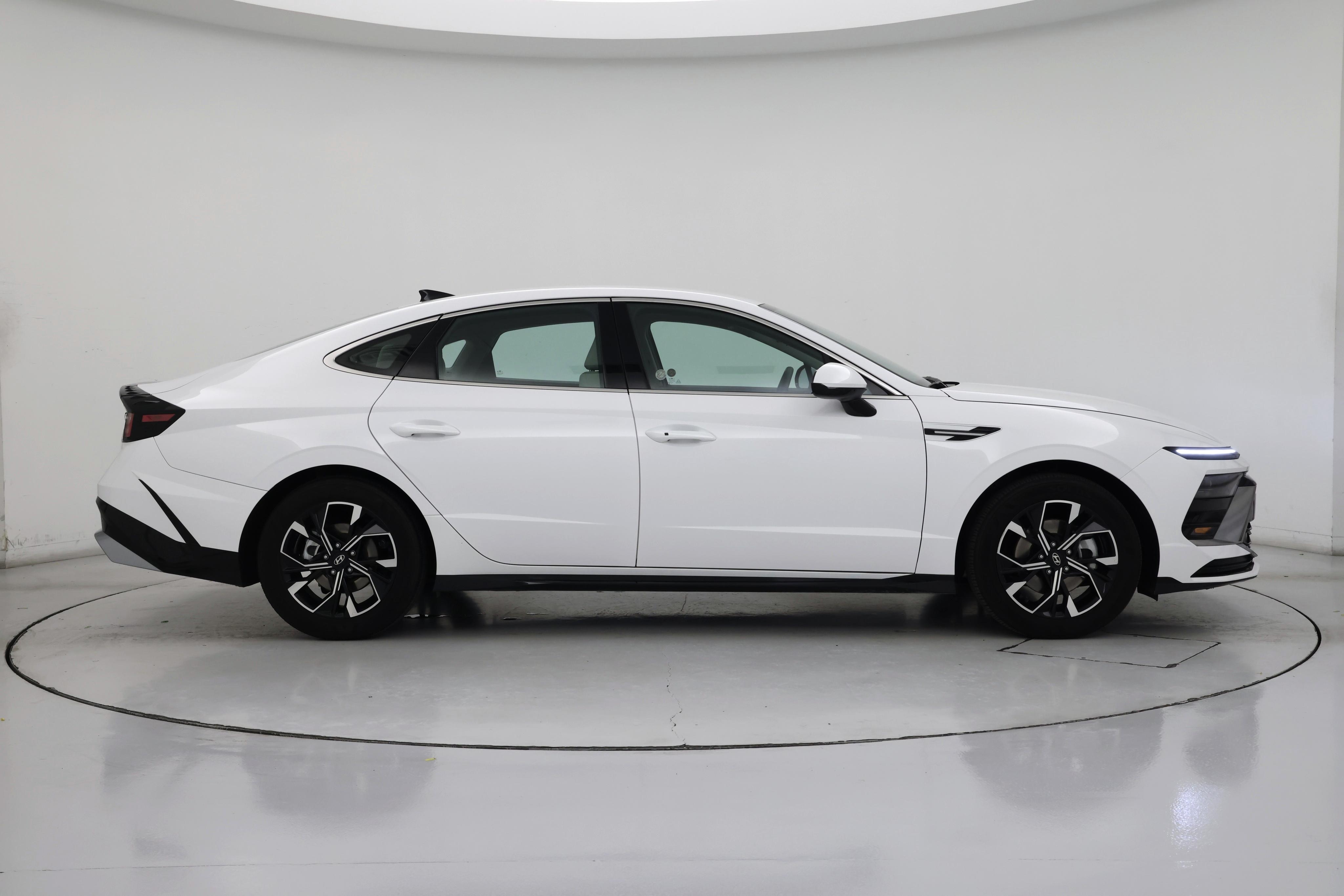 Thumbnail: 2025 Hyundai Sonata - 7