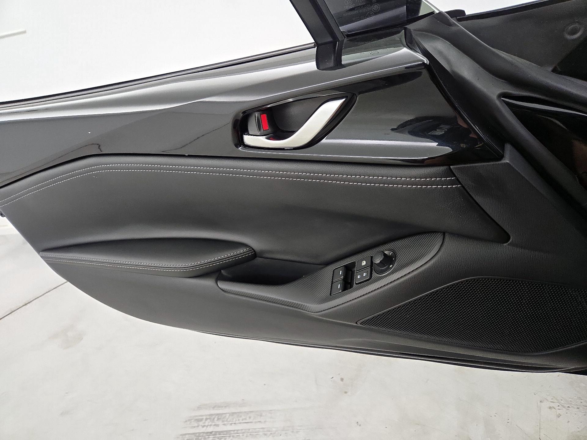 Thumbnail: 2020 Mazda MX-5 Miata - 12